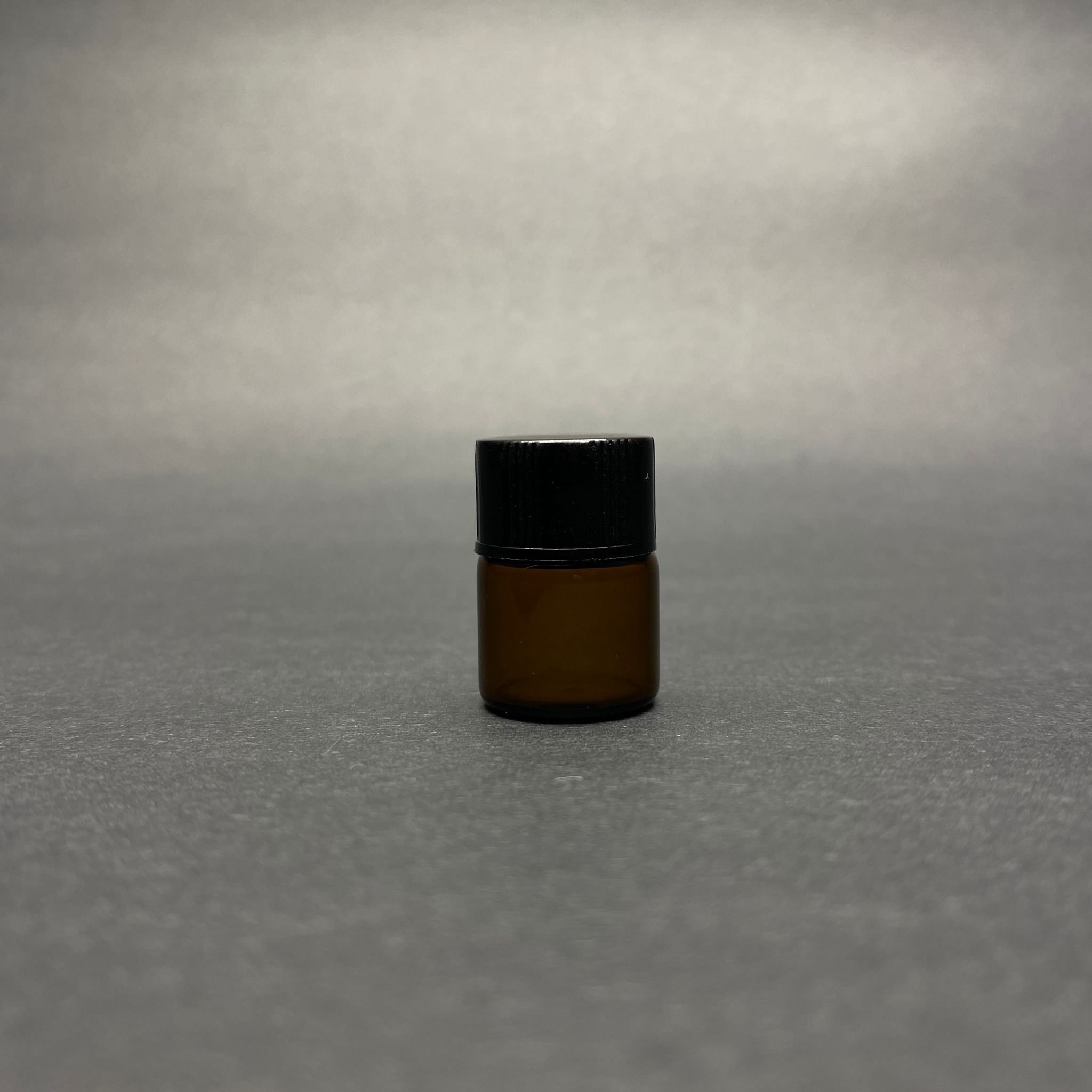 1 Cc Amber Cam Şişe - Siyah Kapaklı - 1 Ml Kapaklı Cam Şişe