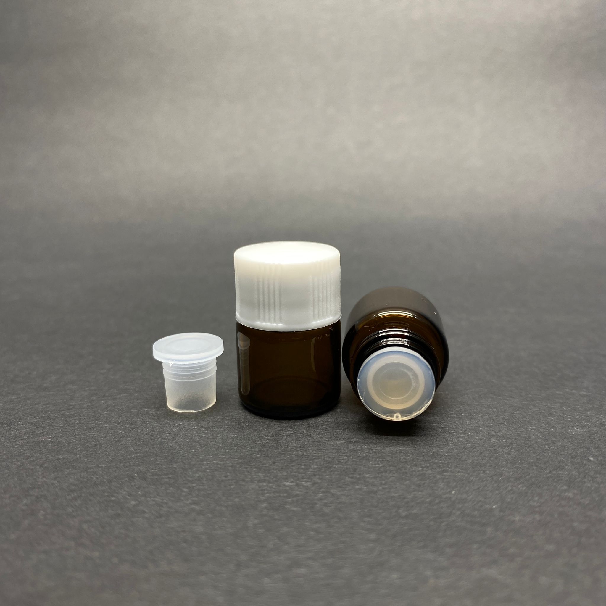 1 Cc Amber Cam Şişe - Sızdırmaz Contalı Beyaz Kapaklı + Kör Tıpalı - 1 Ml Kapaklı Cam Şişe