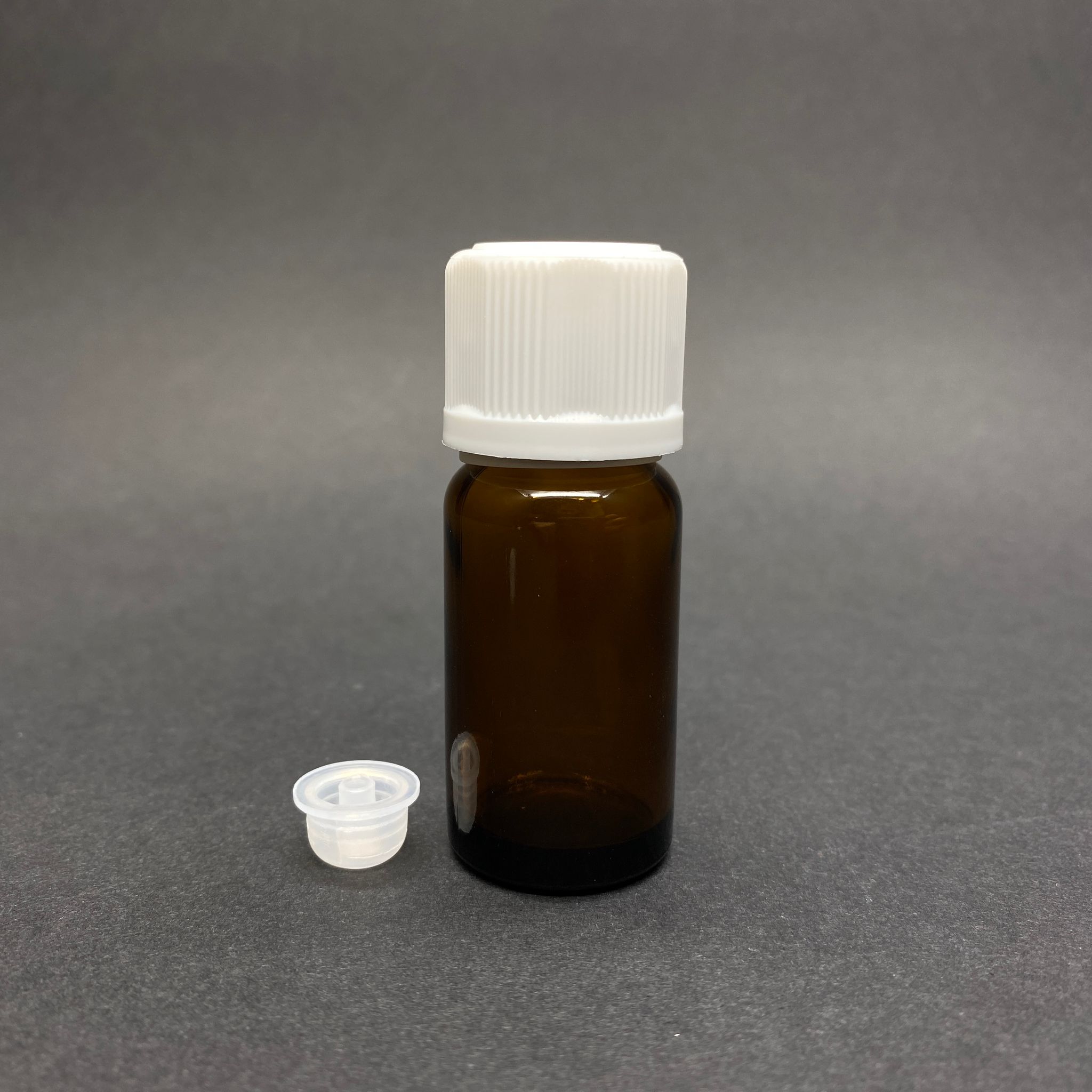 10 Cc Amber Cam Şişe Beyaz Çocuk Kilitli Kapaklı Emniyet Halkalı - İçi Contalı + İçten Damlalıklı Tıpalı (18 Ağız) - 10 Ml Cam Şişe - Kahverengi