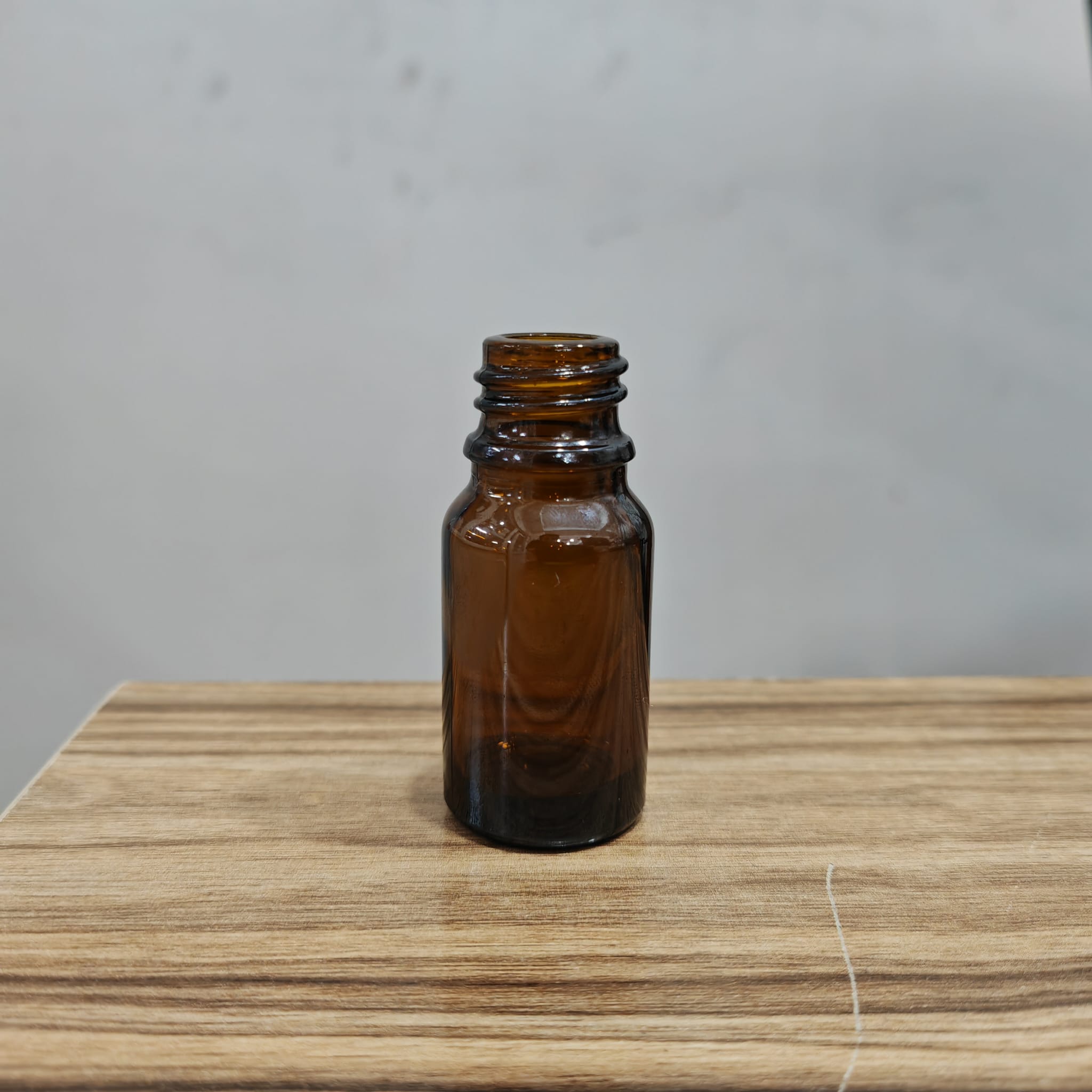 10 Cc Amber Cam Şişe Kapaksız (18 Ağız) - 10 Ml Cam Şişe - Kahverengi 10 Ml Dropper Şişe - Şişecam Ürün Kodu: 764801 İle Eşdeğerdir