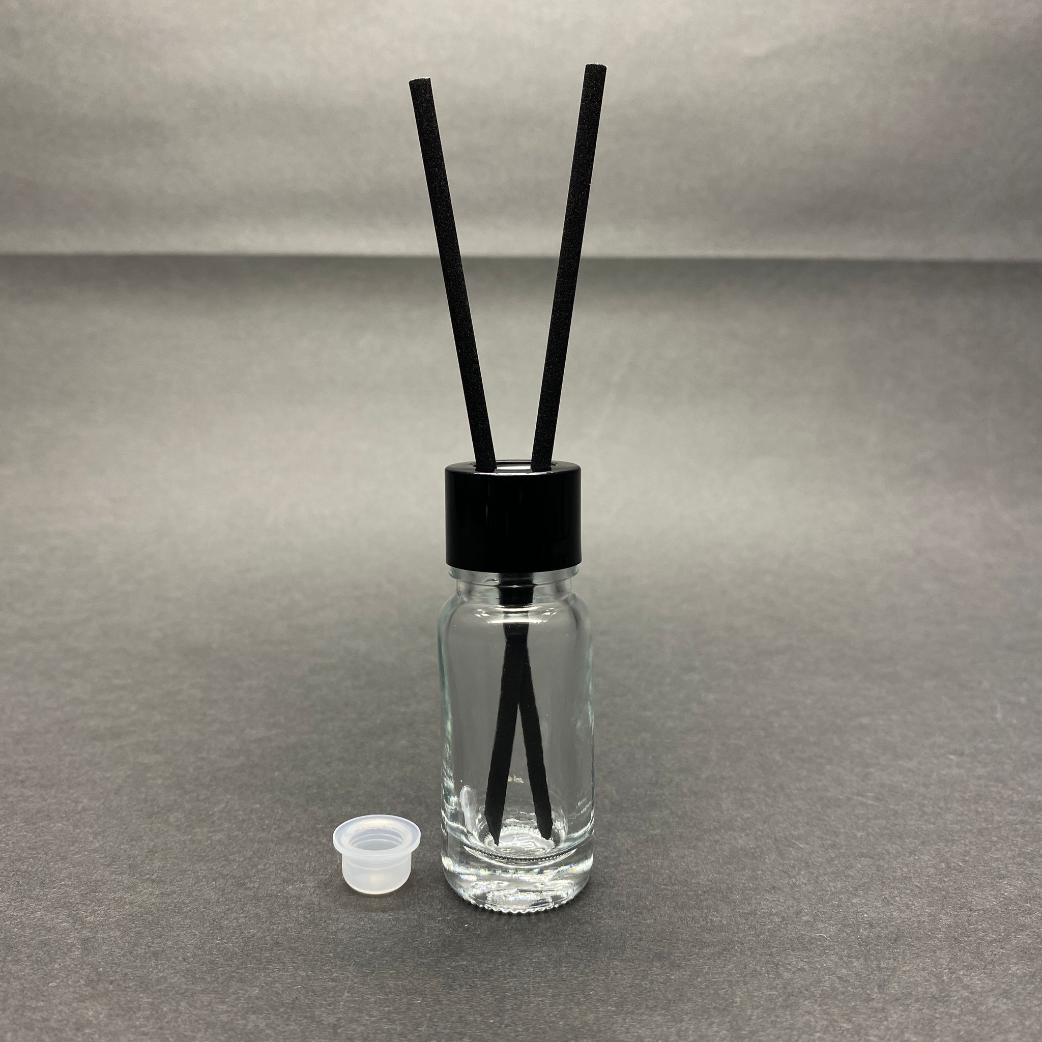 10 Cc Cam Bambu Oda Kokusu Şişesi - 10 Ml Çubuklu Bambu Oda Kokusu Şişesi - Difüzör Şişe- Cam Şişe + Siyahmetal Kapak + Plastik Tıpa + Fiber Siyah Bambu Çubuk