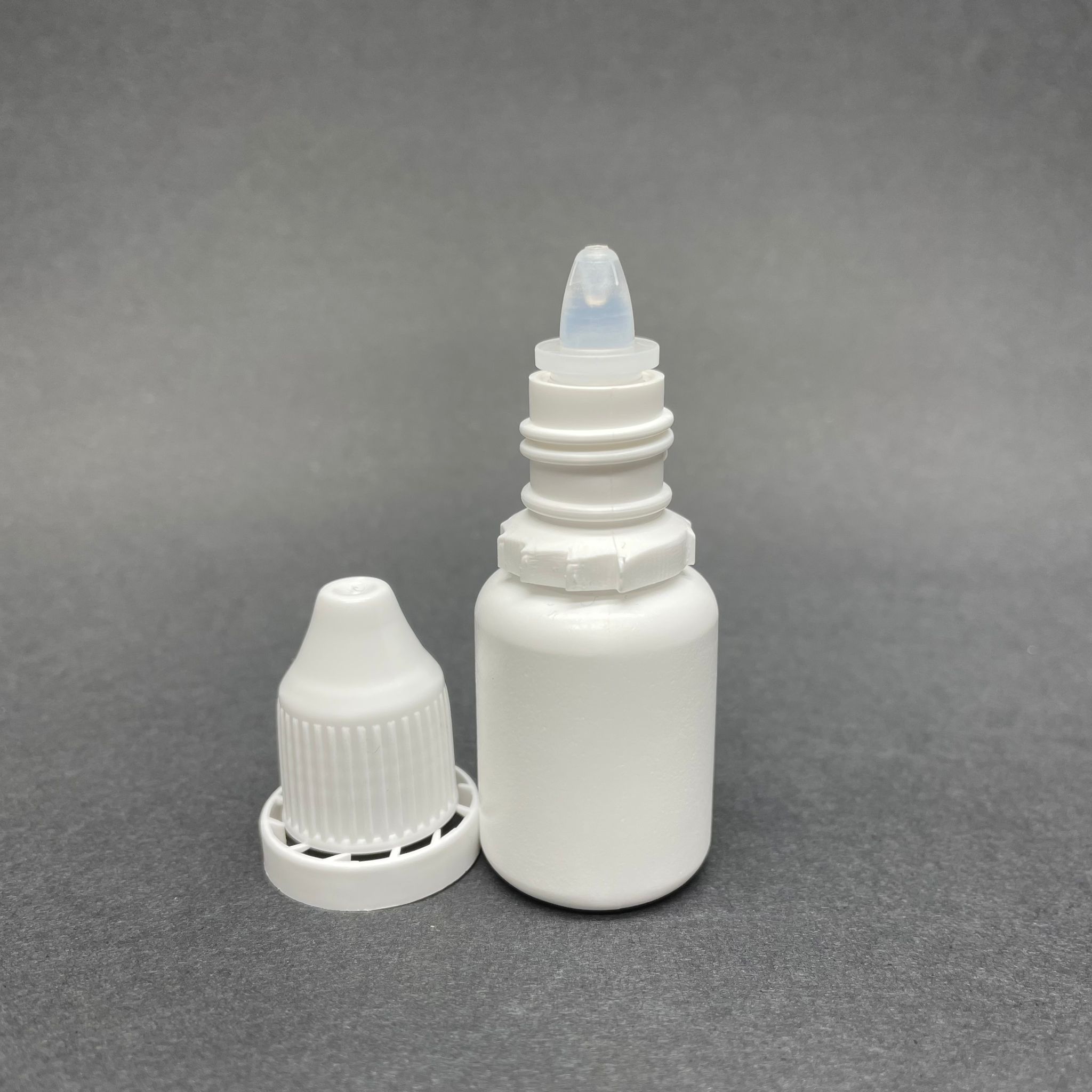 10 Cc Göz Damlası Şişesi Mat Beyaz - Akıtıcılı - Kilitli Kapaklı - 10 Ml Damlalıklı Plastik Şişe - Kozmetik Ambalaj - Damlalıklı Boş Şişe