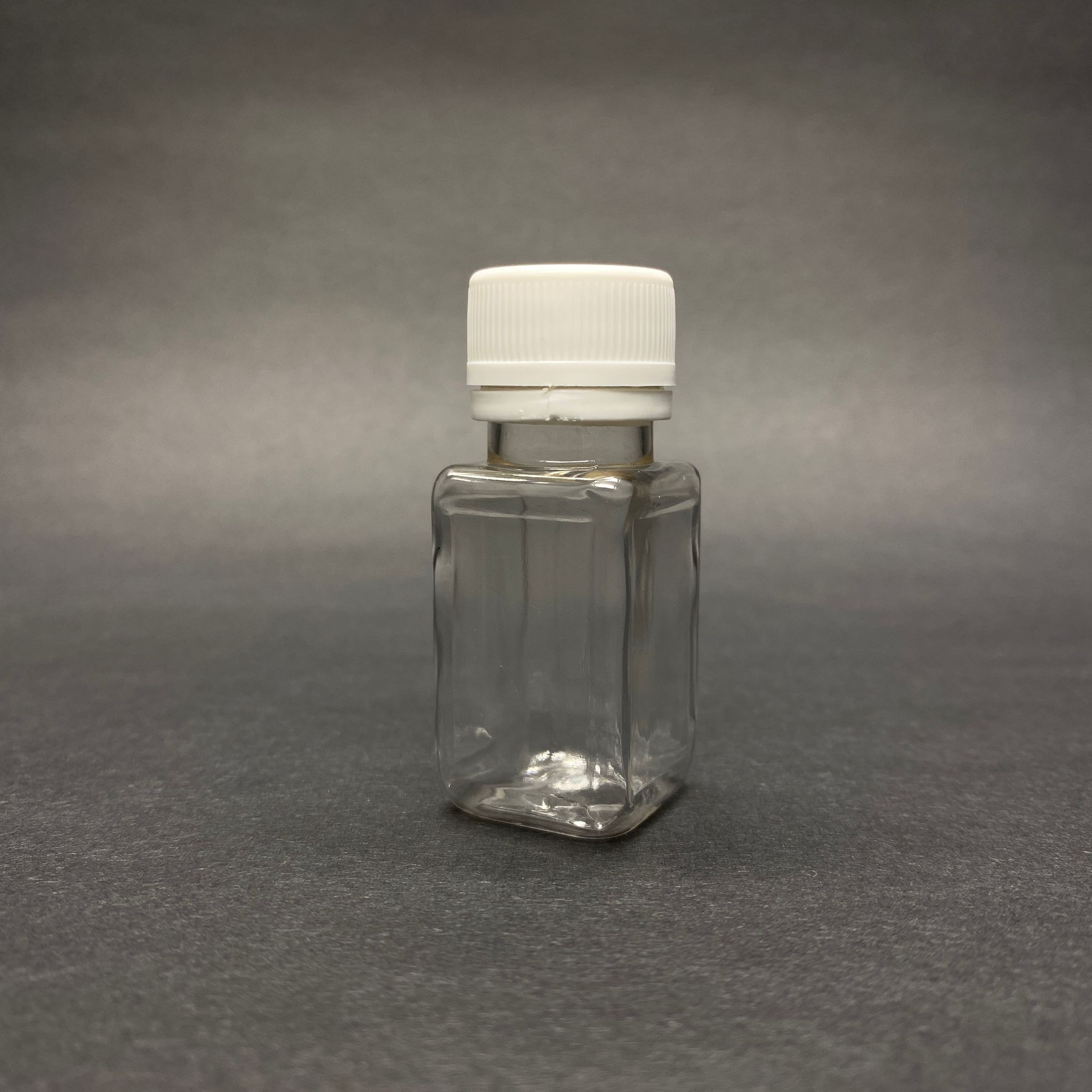 10 Cc Kare Pet Shot Şişesi  - Kilitli Beyaz Kapaklı Kolajen Şişesi - 10 Ml Plastik Şişe - Şeffaf (Kilitli Kapak Sertçe Bastırarak Kapanır)