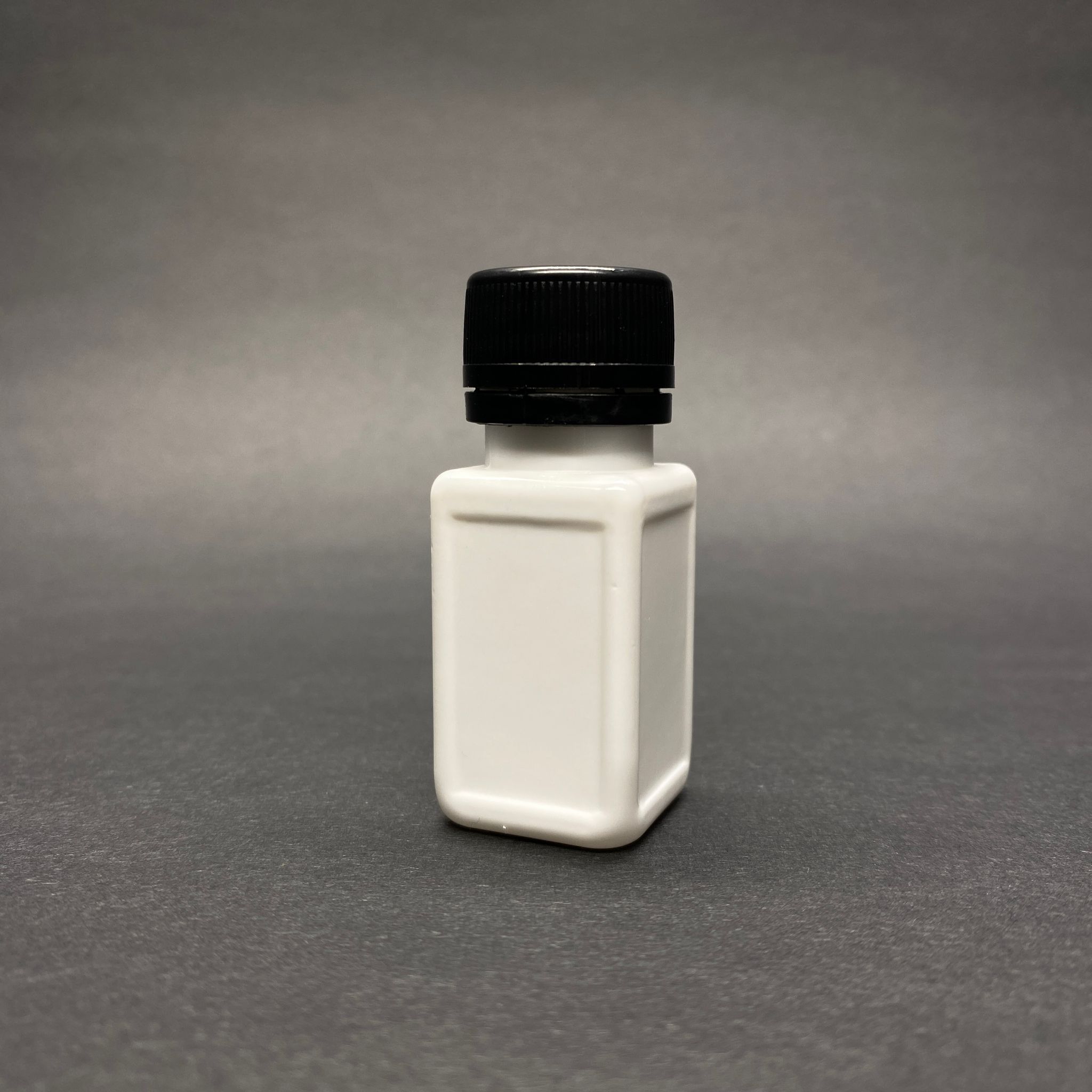 10 Cc Kare Pet Shot Şişesi  - Kilitli Siyah Kapaklı Kolajen Şişesi - 10 Ml Plastik Şişe - Beyaz (Kilitli Kapak Sertçe Bastırarak Kapanır)
