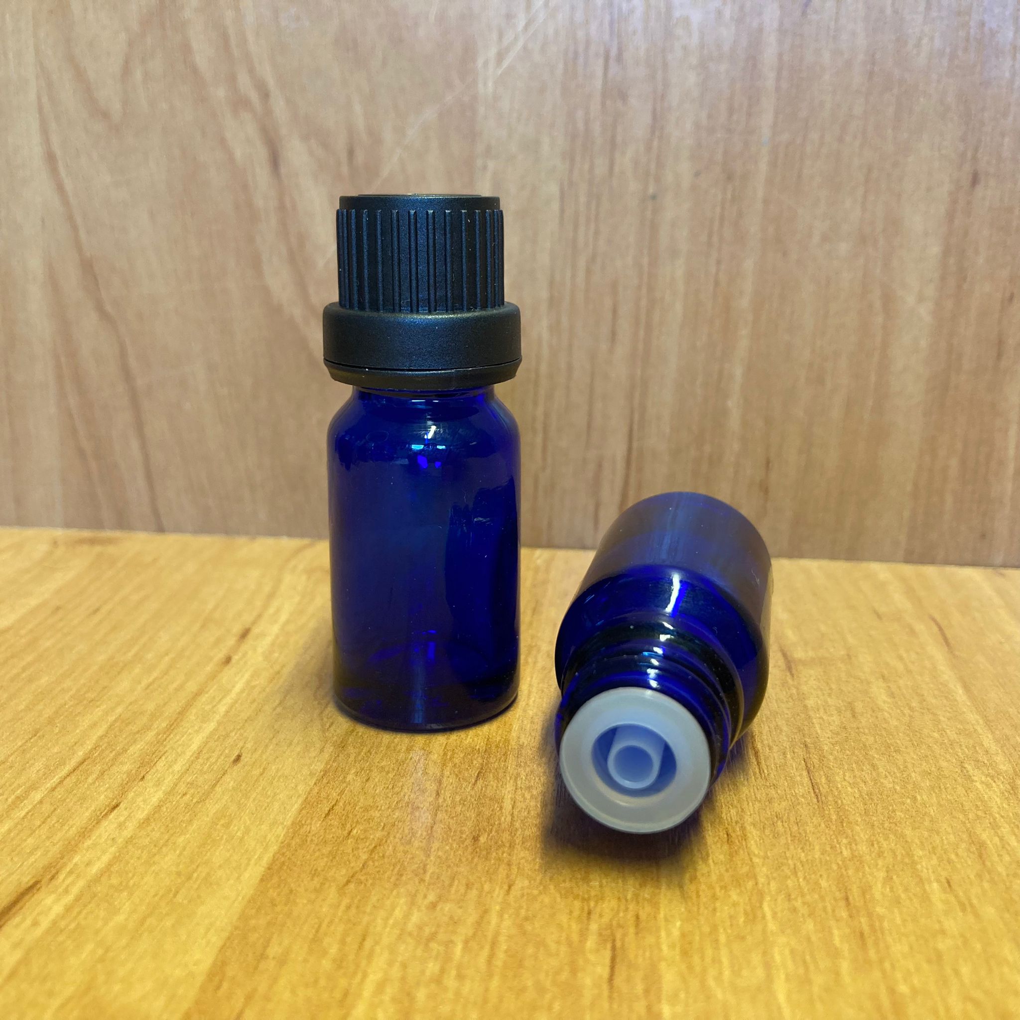 10 Cc Mavi İçten Damlalıklı - Siyah Kilit Kapaklı Cam Şişe - 10 Ml Mavi Standart İçten Damlalıklı Cam Şişe