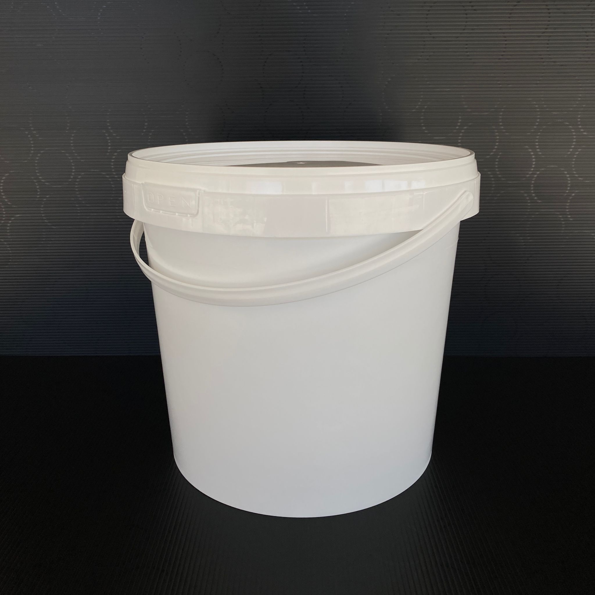 10 Litre Plastik Kova - Beyaz - 10 Lt Saplı Gıdaya Uygun Sızdırmaz Kilitli Kapaklı Kova - Yoğurt Kovası, Boya Kovası, Tahin Pekmez Kovası, Zeytin Kovası Vb Alanlarda Kullanılabilir.