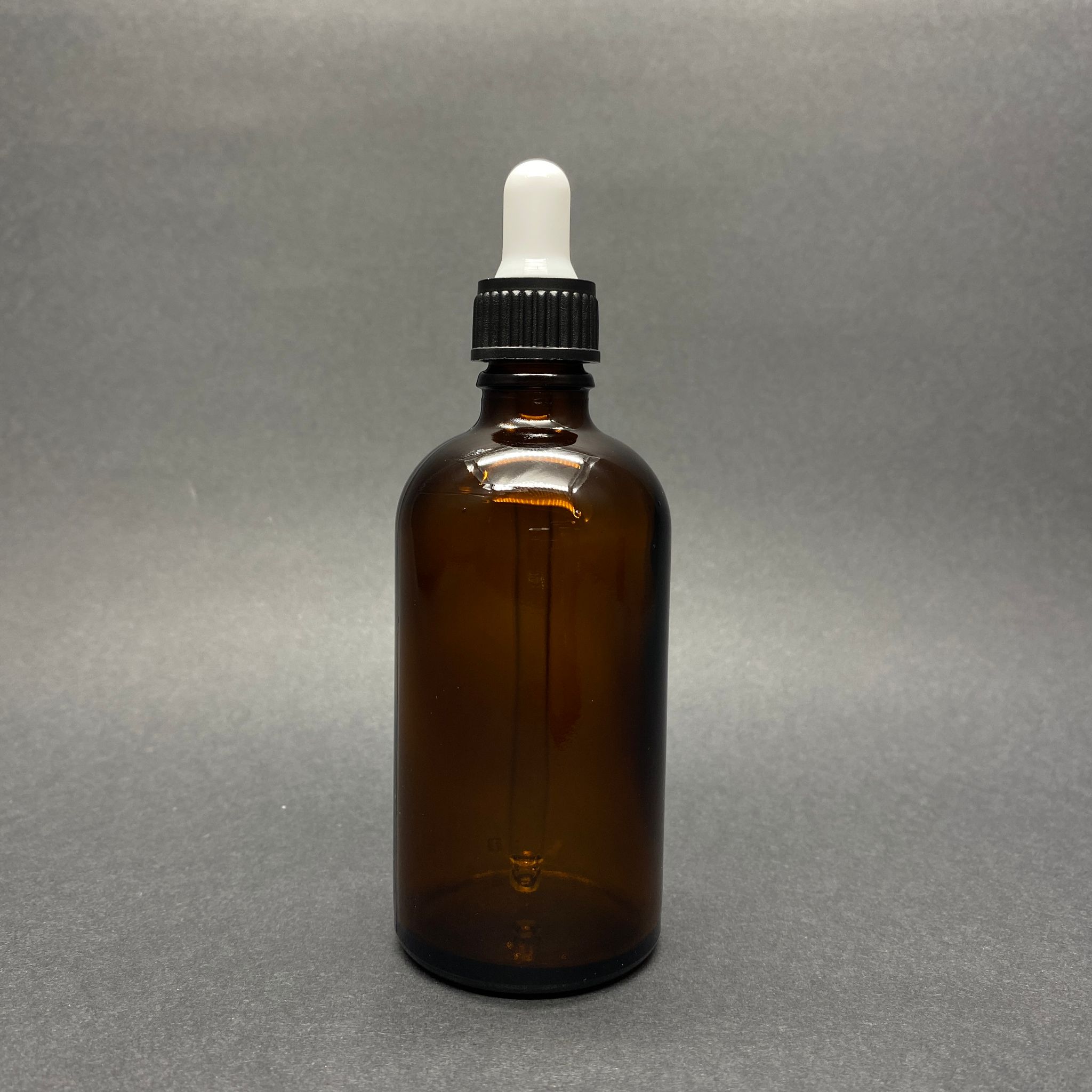 100 Cc Amber Cam Damlalıklı Şişe - Beyaz Emzik - Siyah Plastik Kapak - 100 Ml Kahverengi Cam Damlalıklı Şişe