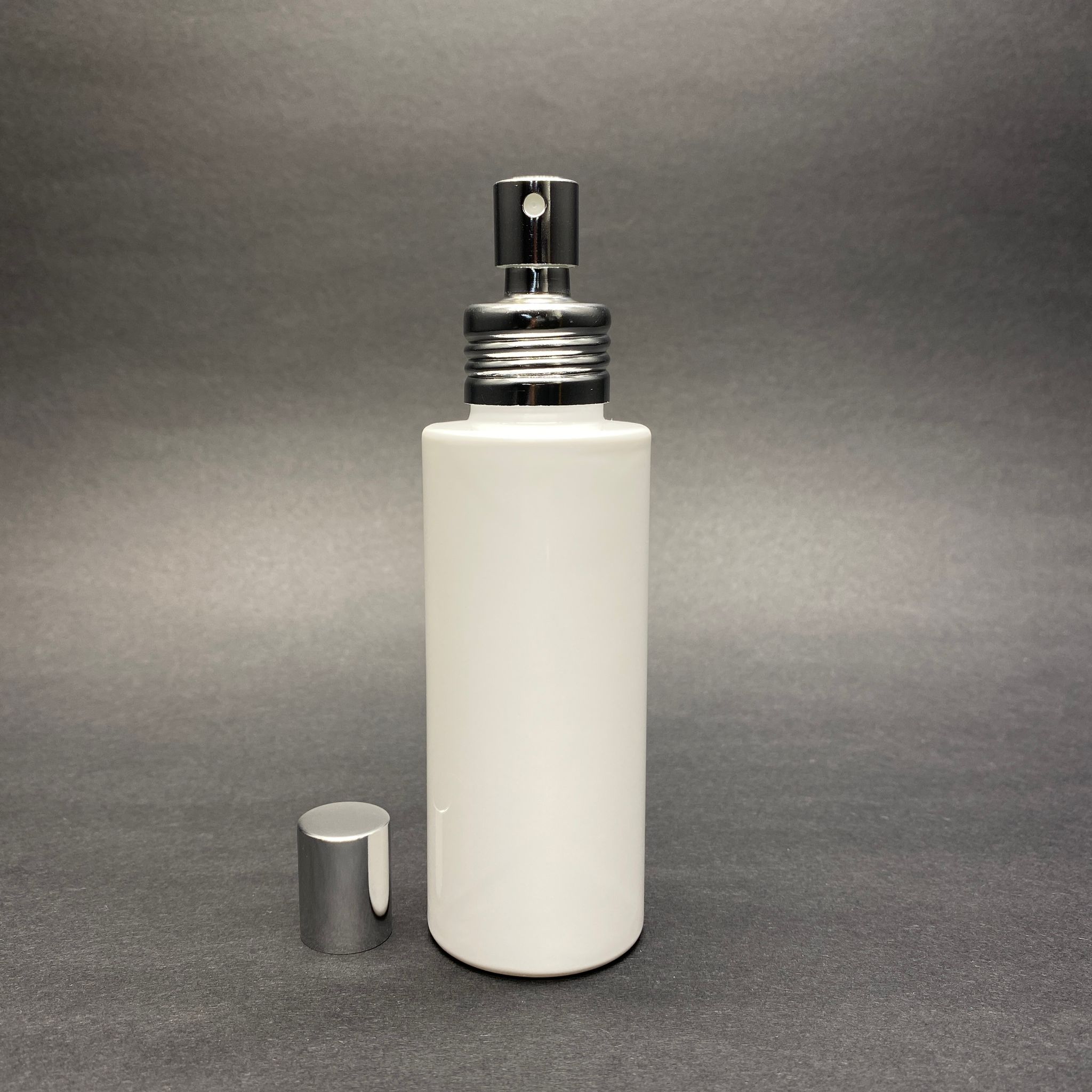 100 Cc Beyaz Küt Model Parfüm Kolonya Pet Şişe - Metal Spreyli Takım - 100 Ml Lüx Spreyli Parfüm - Kolonya Şişesi (Vidalı Ağız, Manüel Kapanıp Açılabilir)
