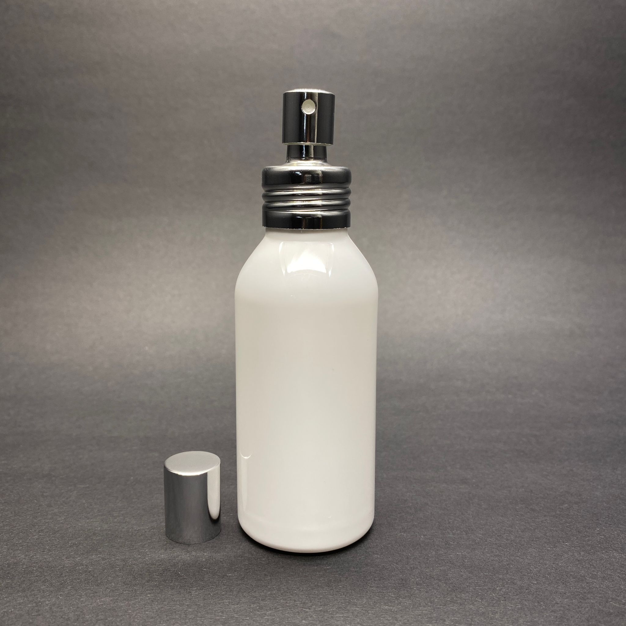 100 Cc Beyaz Parlak Oval Model Parfüm Kolonya Pet Şişe - Metal Spreyli Takım - 100 Ml Lüx Spreyli Parfüm - Kolonya Şişesi (Vidalı Ağız, Manüel Kapanıp Açılabilir)