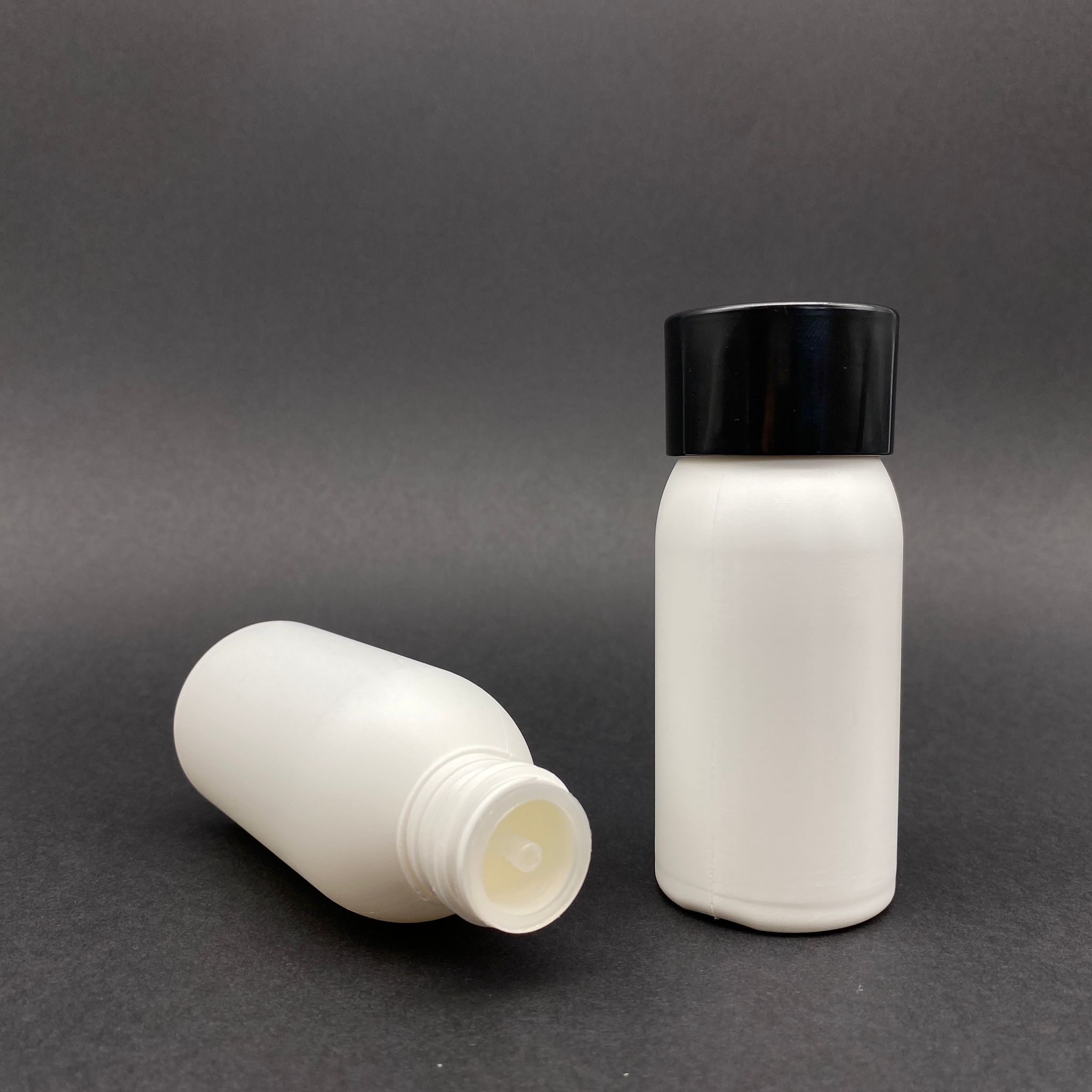 100 Cc Beyaz Polietilen Sert Şişe - Siyah Derin Kapaklı - Kolonya Tıpalı - 100 Ml Kapaklı Plastik Şişe