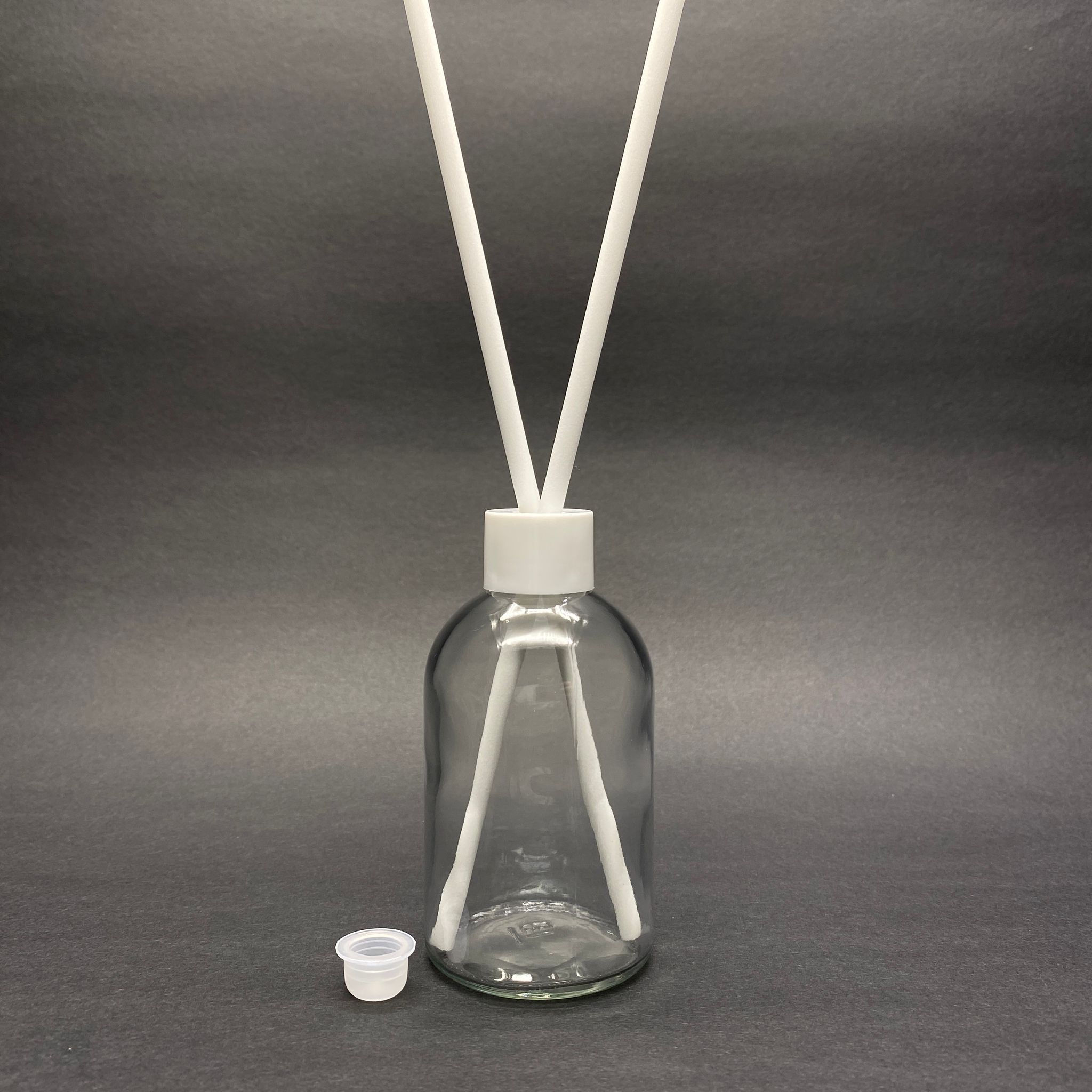 100 Cc Cam Bambu Oda Kokusu Şişesi - 100 Ml Çubuklu Bambu Oda Kokusu Şişesi - Difüzör Şişe- Cam Şişe + Beyaz Plastik Kapak + Plastik Tıpa + 2 Adet Fiber Beyaz Bambu Çubuk