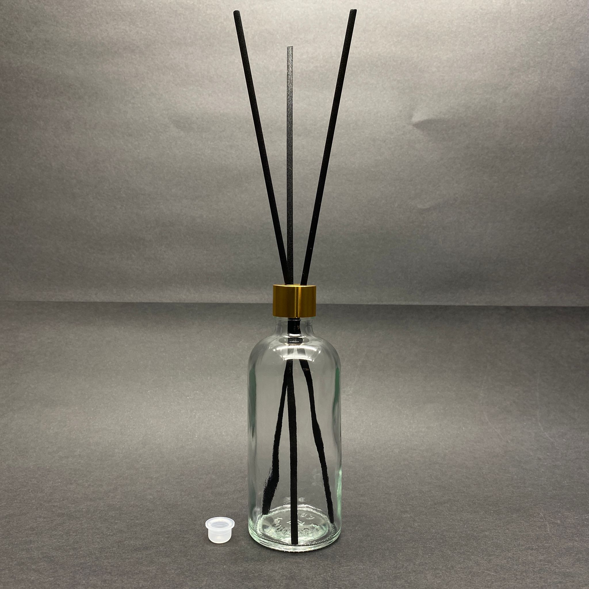 100 Cc Cam Bambu Oda Kokusu Şişesi - 100 Ml Çubuklu Bambu Oda Kokusu Şişesi - Difüzör Şişe- Cam Şişe + Gold Metal Kapak + Plastik Tıpa + 3 Adet Fiber Siyah Bambu Çubuk