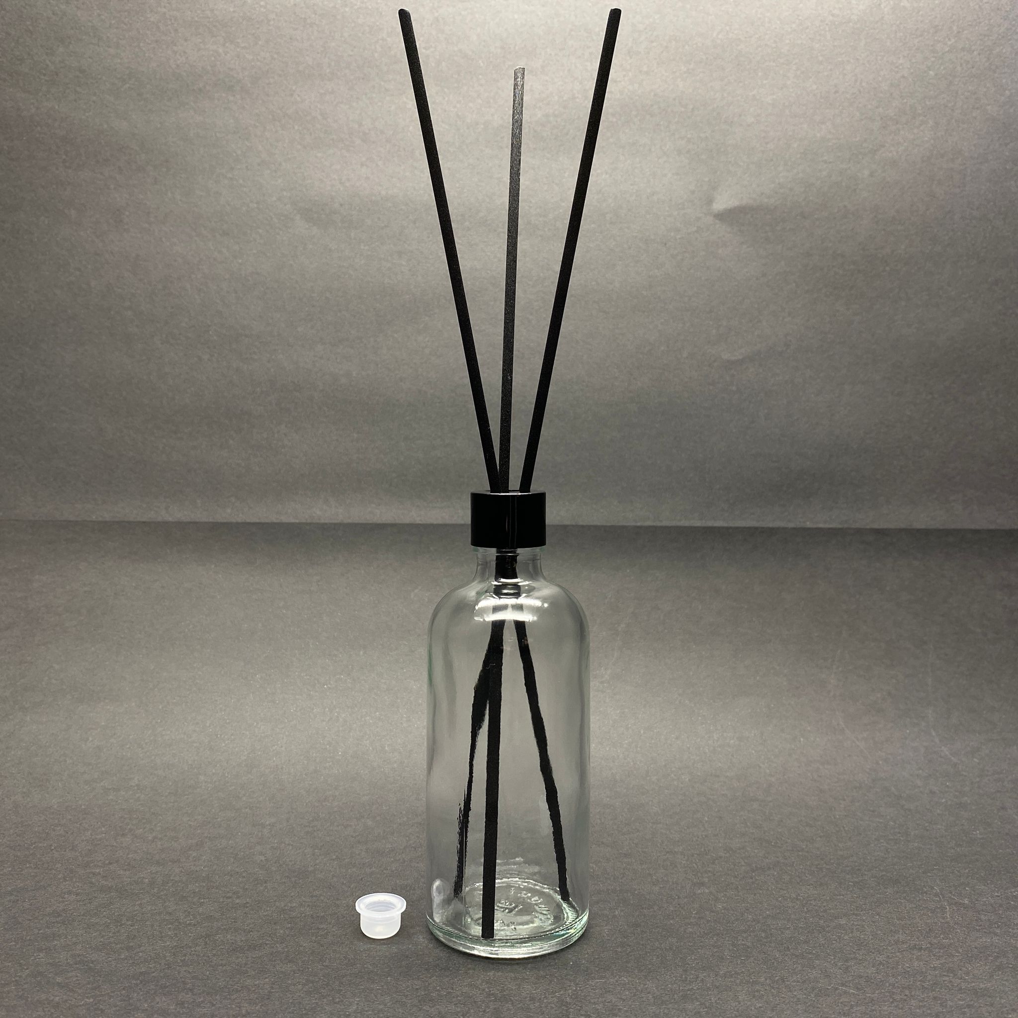 100 Cc Cam Bambu Oda Kokusu Şişesi - 100 Ml Çubuklu Bambu Oda Kokusu Şişesi - Difüzör Şişe- Cam Şişe + Siyah Metal Kapak + Plastik Tıpa + 3 Adet Fiber Siyah Bambu Çubuk