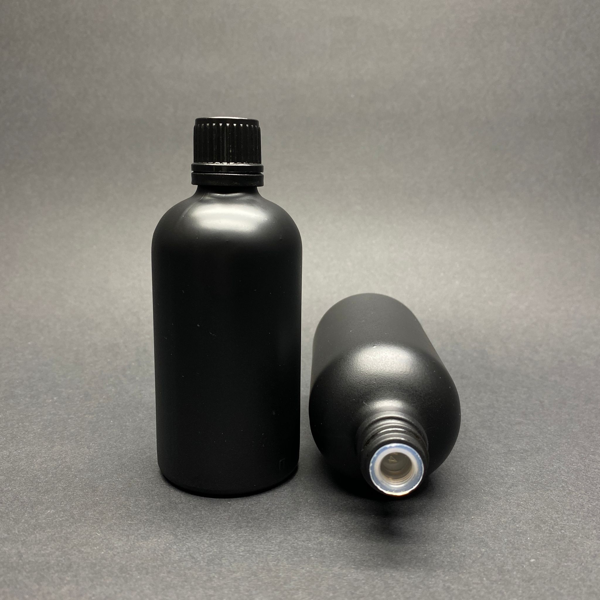 100 Cc Mat Siyah Siyah Kilit Kapaklı - Kör Tıpalı Cam Şişe - 100 Ml Siyah Kilitli Kapaklı Kör Tıpalı Cam Şişe