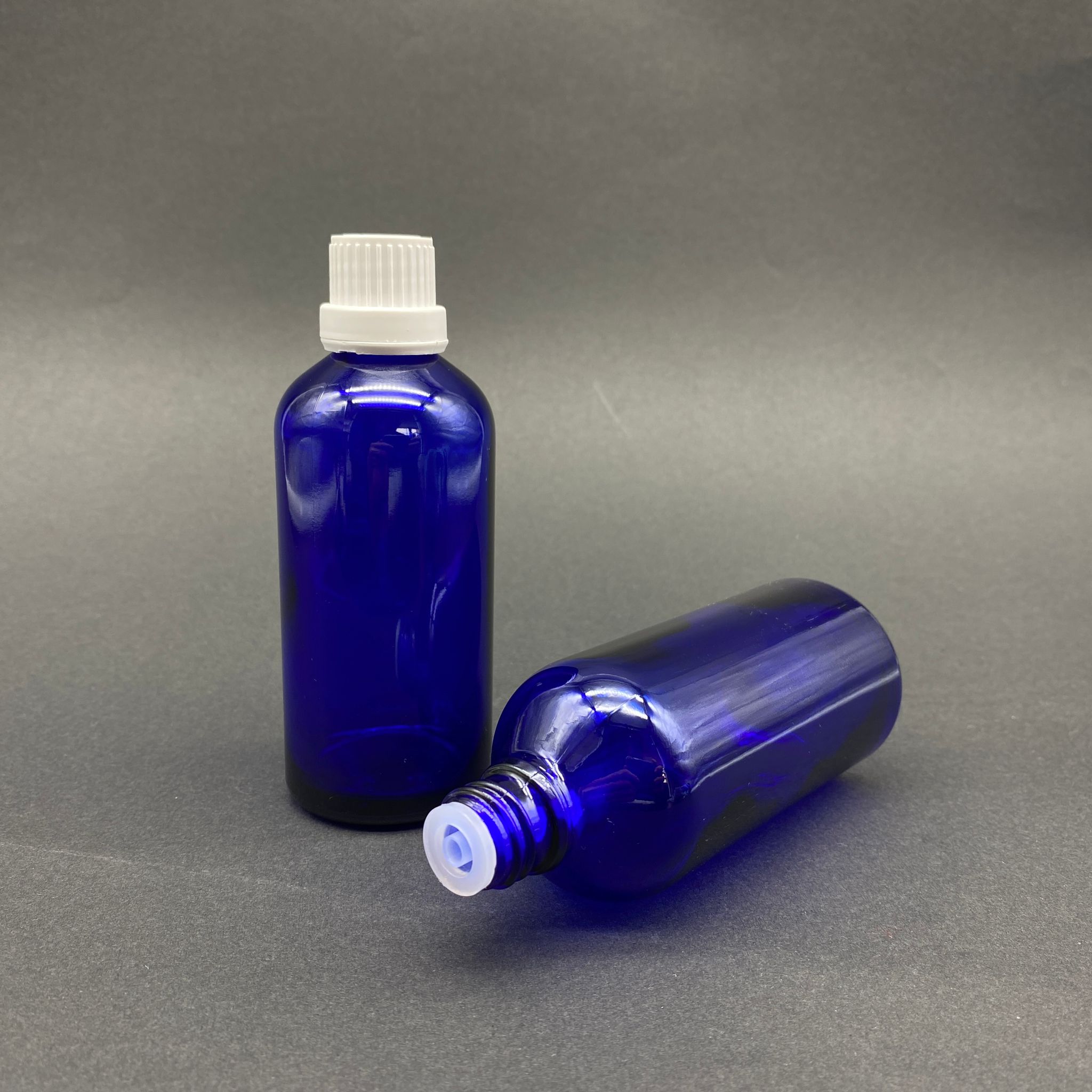 100 Cc Mavi İçten Damlalıklı - Beyaz Kilit Kapaklı Cam Şişe - 100 Ml Mavi Standart İçten Damlalıklı Cam Şişe