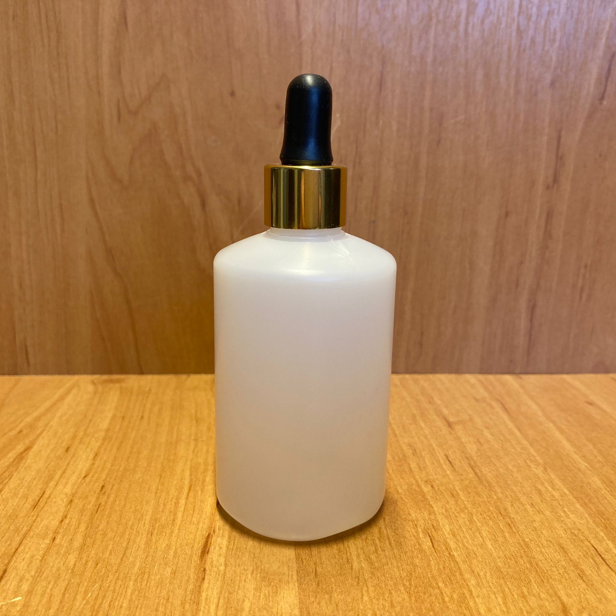 100 Cc Natürel (Yarı Saydam) Sert Plastik Cam Damlalıklı Şişe - Siyah Emzik - Gold Metalik Kapak - 100 Ml Plastik Cam Damlalıklı Şişe