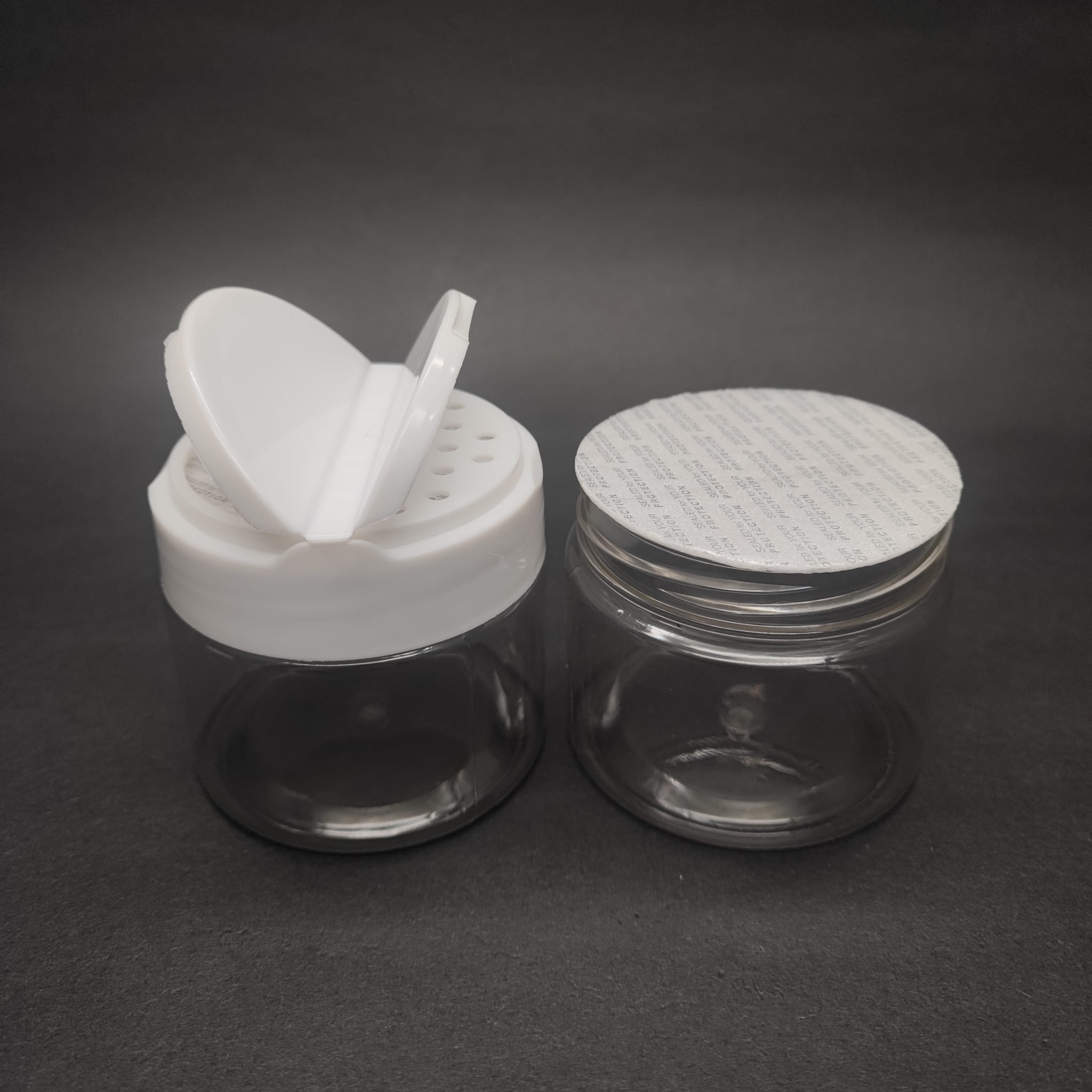 100 Cc Pet Baharat Kavanozu - Beyaz Fliptop Baharat Kapaklı + Sızdırmaz Kendinden Yapışkanlı Köpük Contalı -  Toz Kavanozu , Baharat Ambalajı , Boş Pudra Şişesi . Tuzluk , Baharat Düzenleyici Set İçin Kavanoz