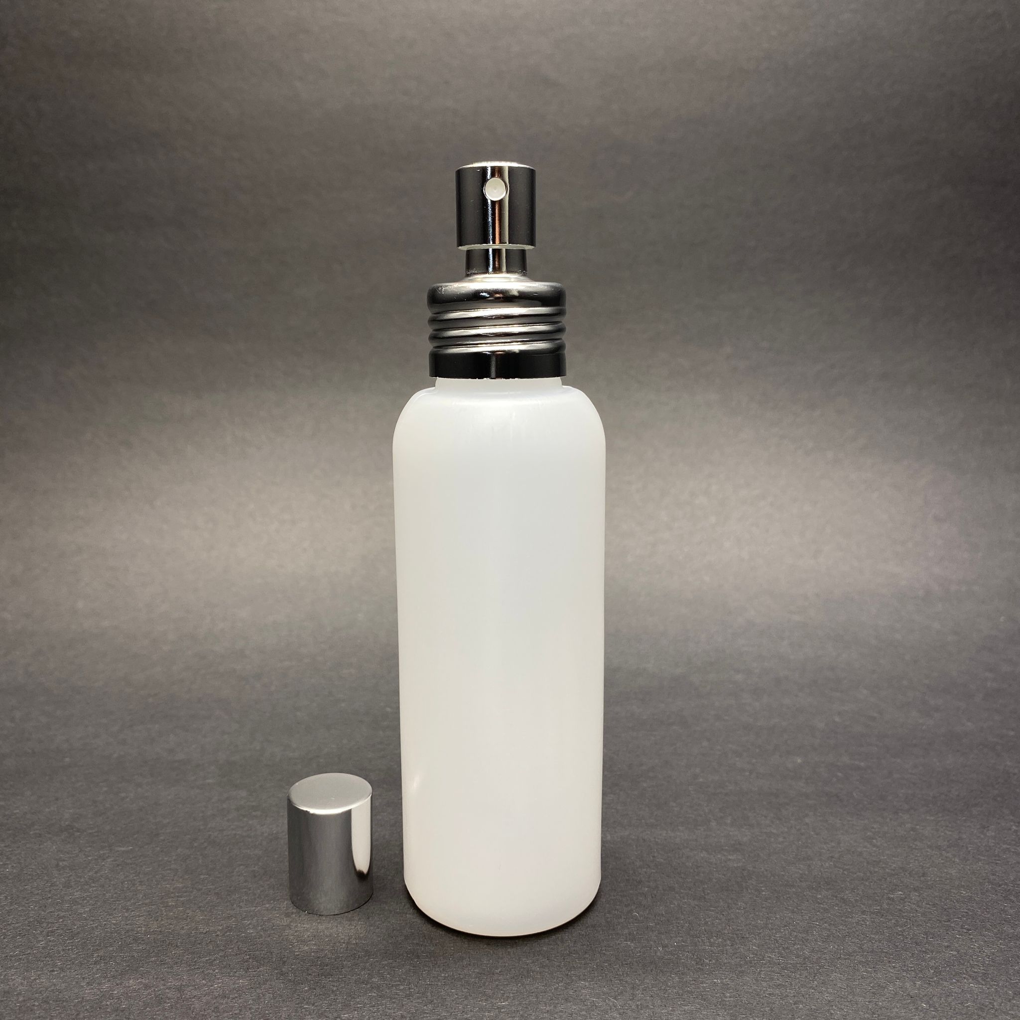 100 Cc Polietilen Parfüm Kolonya Şişesi - Metal Spreyli Takım - 100 Ml Lüx Spreyli Parfüm - Kolonya Şişesi (Vidalı Ağız, Manüel Kapanıp Açılabilir)