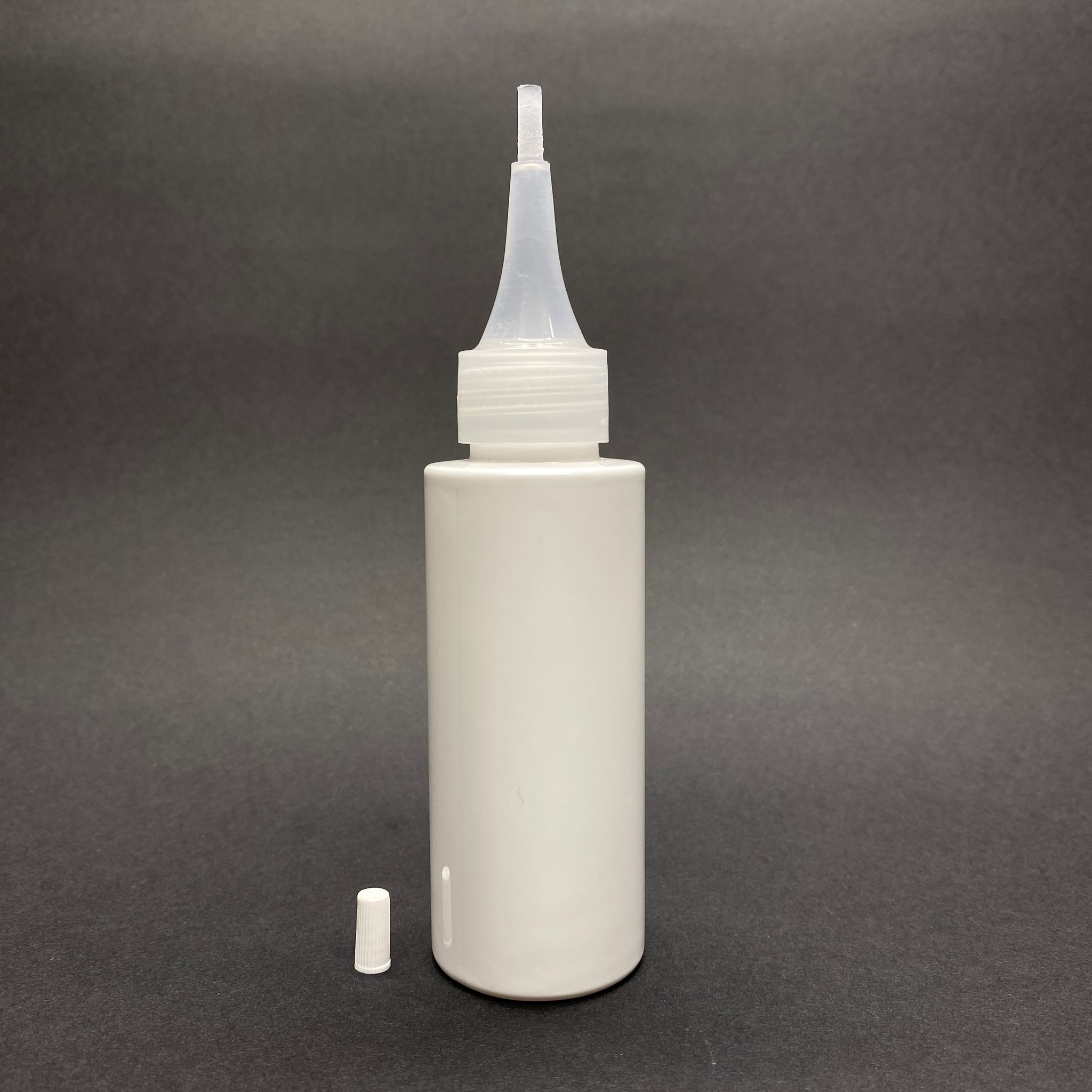 100 Cc Silindir Keskin Küt Model Sert (17 Gr) Pet Şişe - Akıtıcılı (Üstten Damlalıklı Kapaklı) - Ağız Çapı 24 Mm - Beyaz