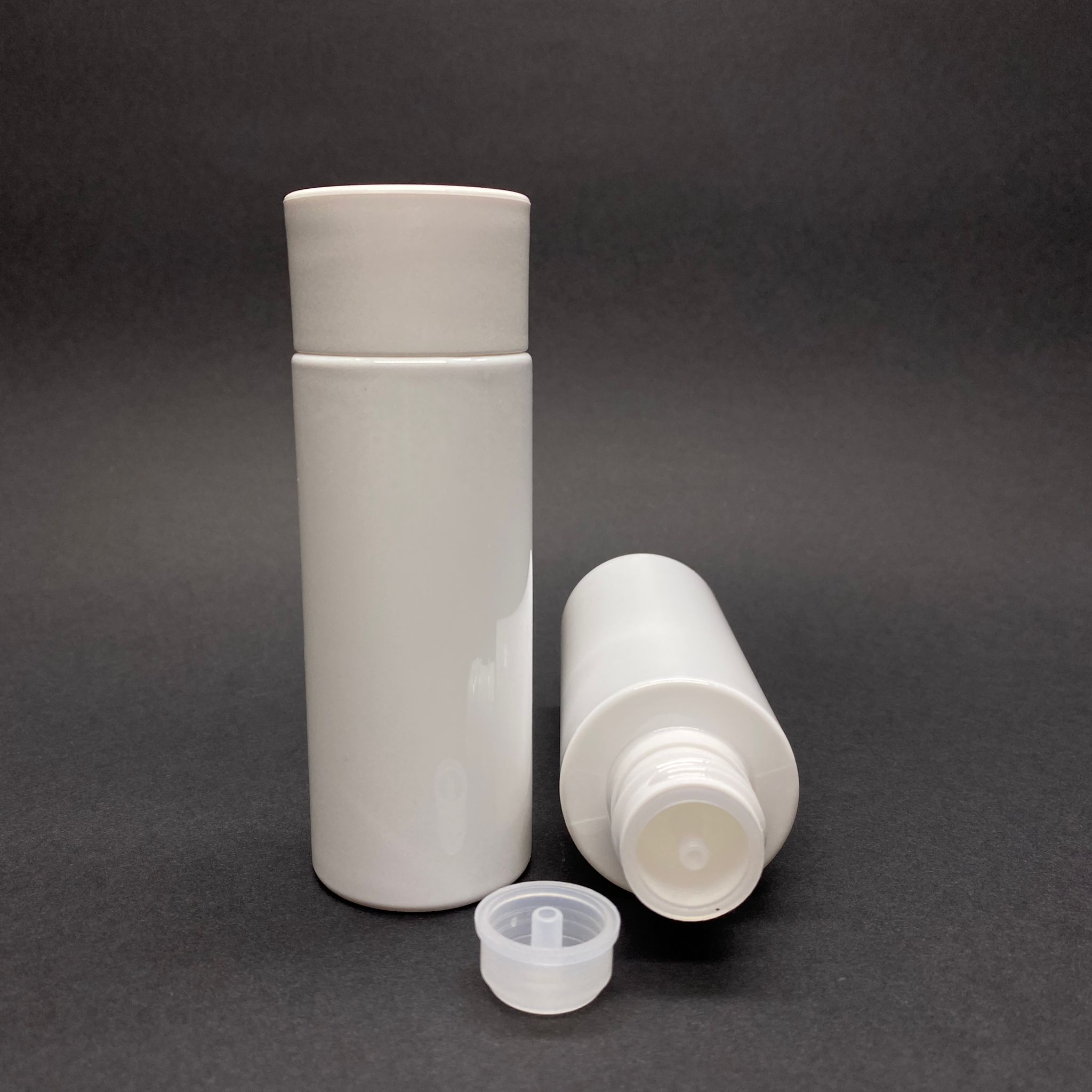 100 Cc Silindir Keskin Küt Model Sert (17 Gr) Pet Şişe - Beyaz Derin Kapaklı + Kolonya Tıpalı - Ağız Çapı 24 Mm - Beyaz (Kolonya Şişesi, Losyon Şişesi, Gülsuyu Şişesi, Şampuan Şişesi Vb. Çok Amaçlı Kalın Pet Şişe)