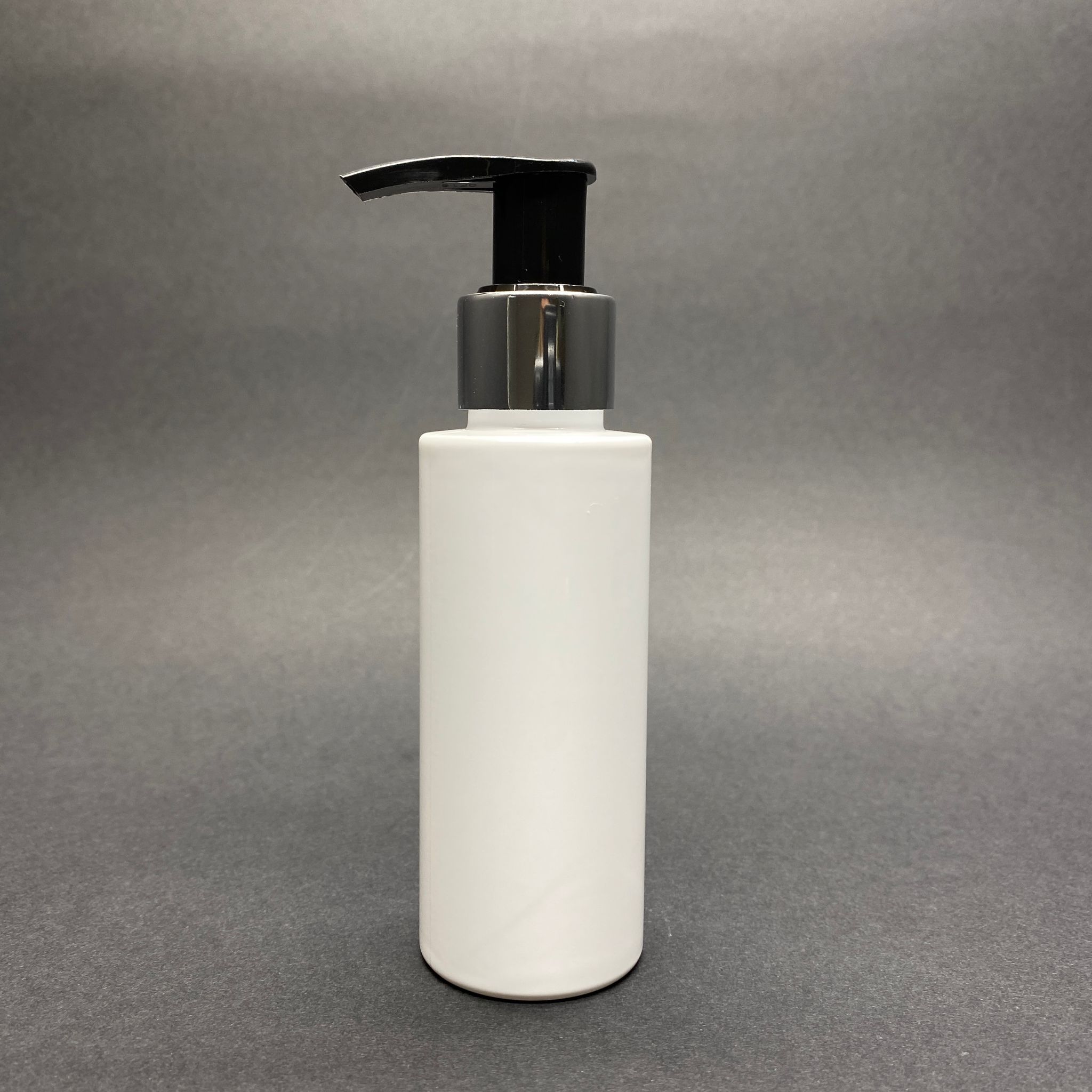 100 Cc Silindir Keskin Küt Model Sert (17 Gr) Pet Şişe - Gümüş Sıvı Sabun Pompalı - Jel, Peelıng, Serum, Güneş Kremi Gibi Yoğun Kıvamlı Sıvılar İçin- Ağız Çapı 24 Mm - Beyaz
