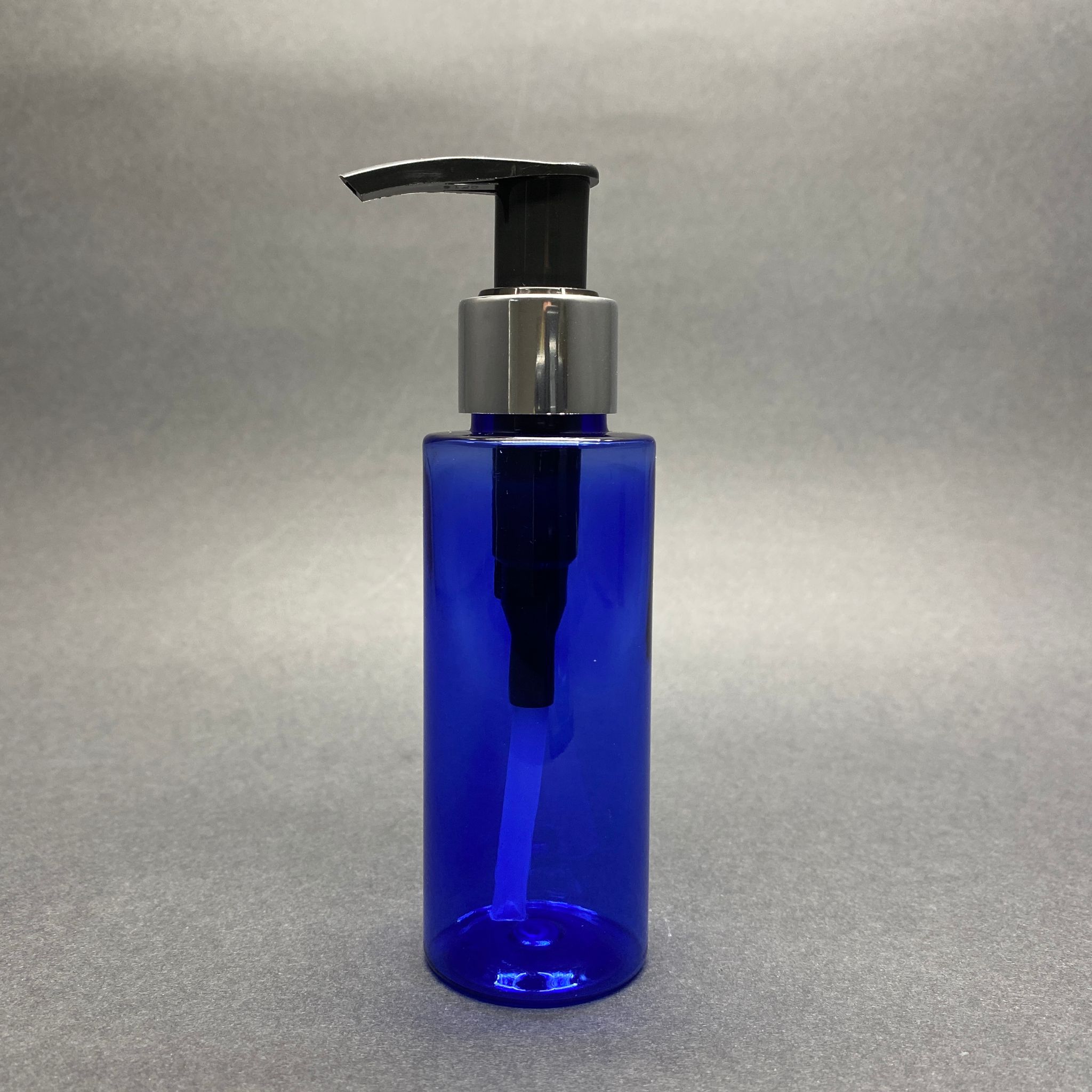 100 Cc Silindir Keskin Küt Model Sert (17 Gr) Pet Şişe - Gümüş Sıvı Sabun Pompalı - Jel, Peelıng, Serum, Güneş Kremi Gibi Yoğun Kıvamlı Sıvılar İçin- Ağız Çapı 24 Mm - Mavi