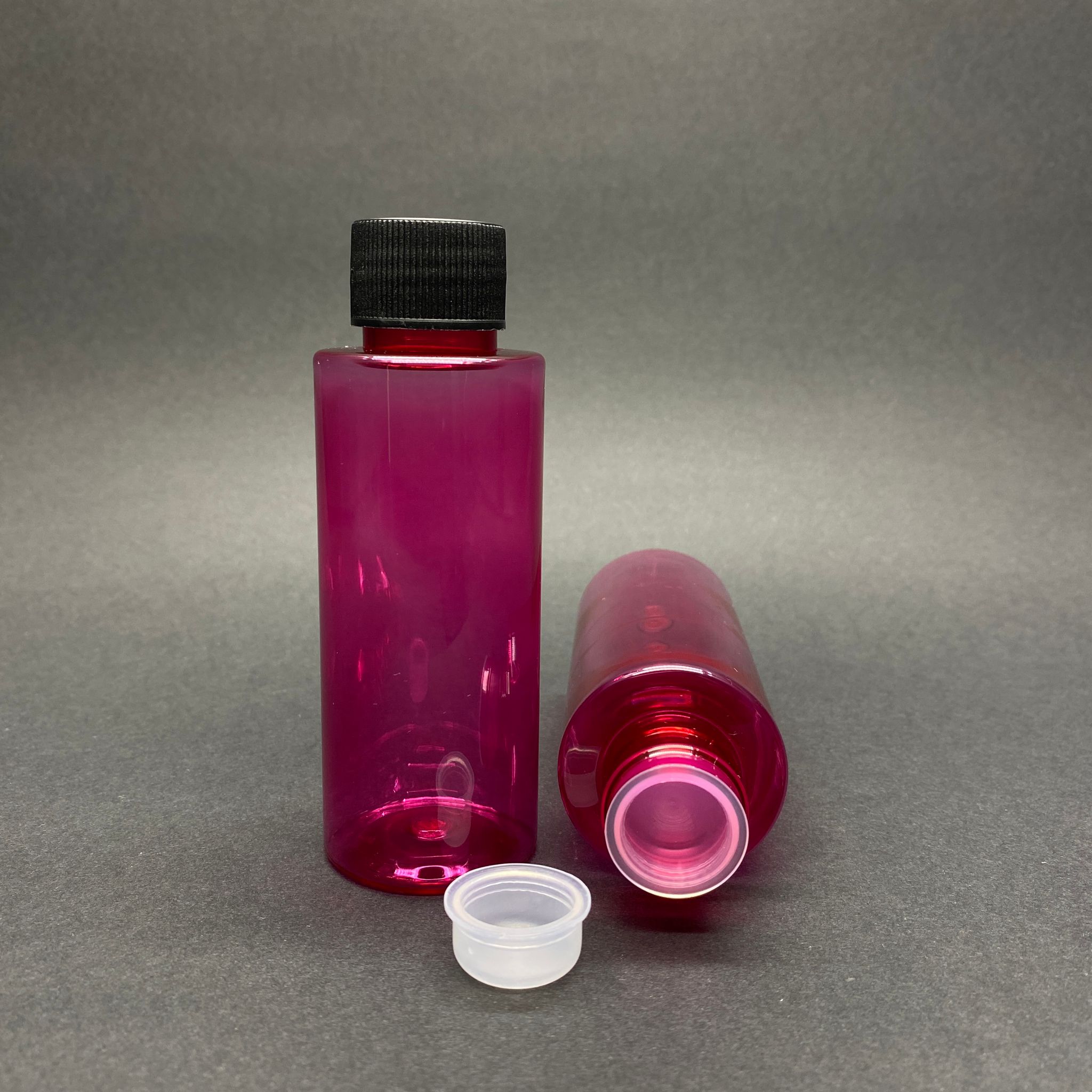 100 Cc Silindir Keskin Küt Model Sert (17 Gr) Pet Şişe - Siyah Contalı Kapaklı + Kör Tıpalı - Ağız Çapı 24 Mm - Pembe
