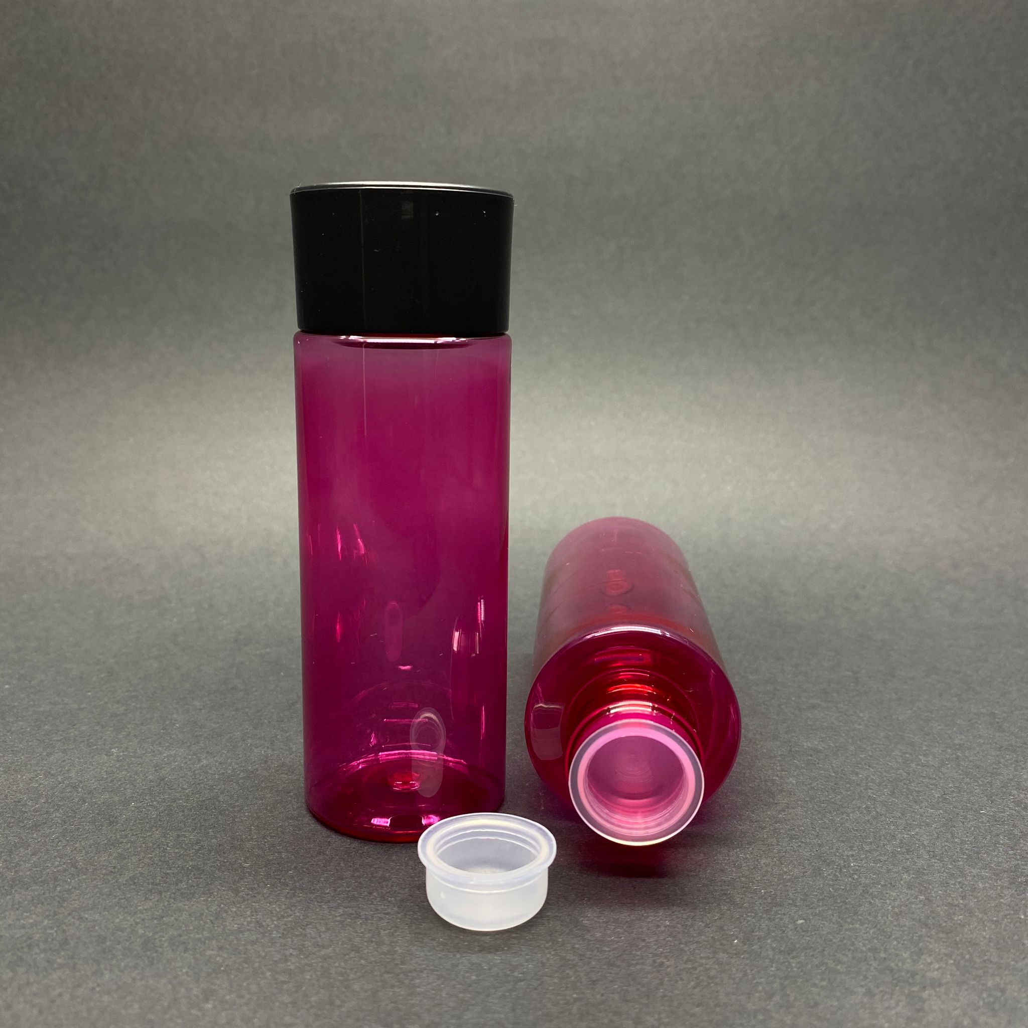 100 Cc Silindir Keskin Küt Model Sert (17 Gr) Pet Şişe - Siyah Kalın Kapaklı + Kör Tıpalı - Ağız Çapı 24 Mm - Pembe
