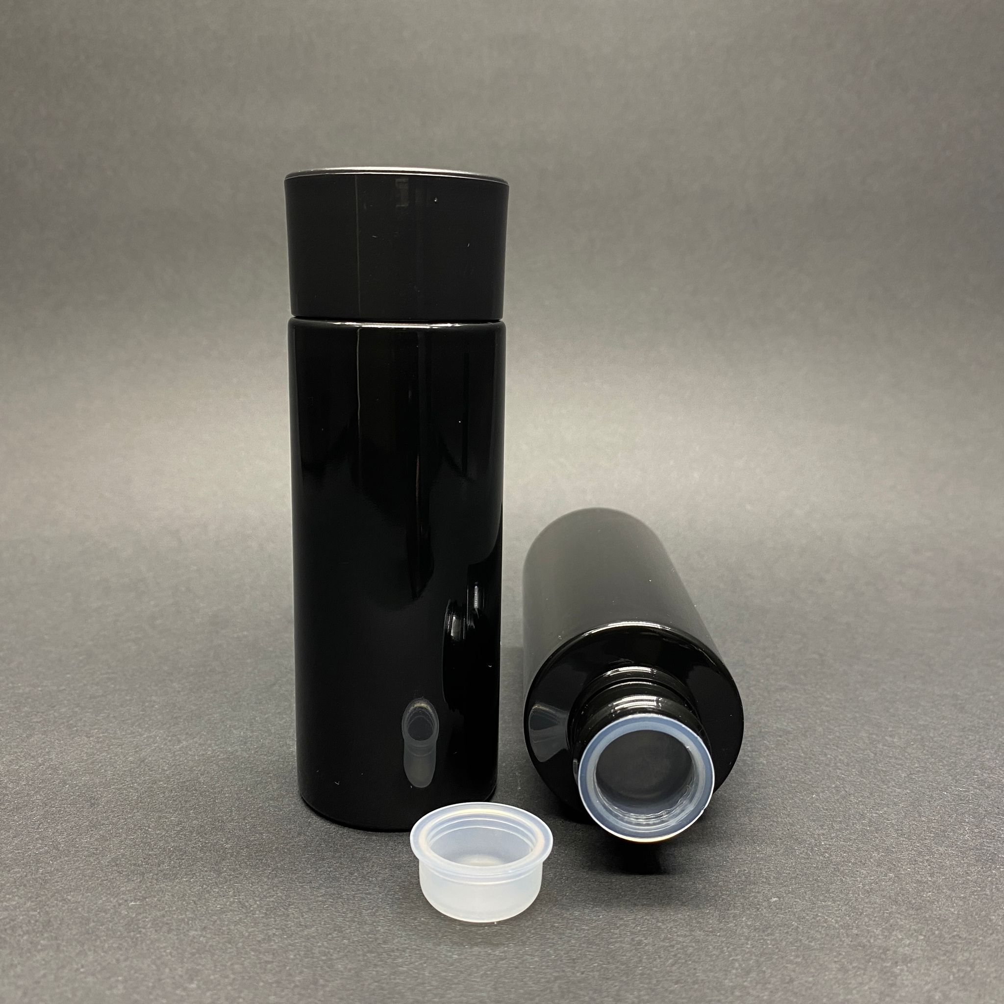 100 Cc Silindir Keskin Küt Model Sert (17 Gr) Pet Şişe - Siyah Kalın Kapaklı + Kör Tıpalı - Ağız Çapı 24 Mm - Siyah