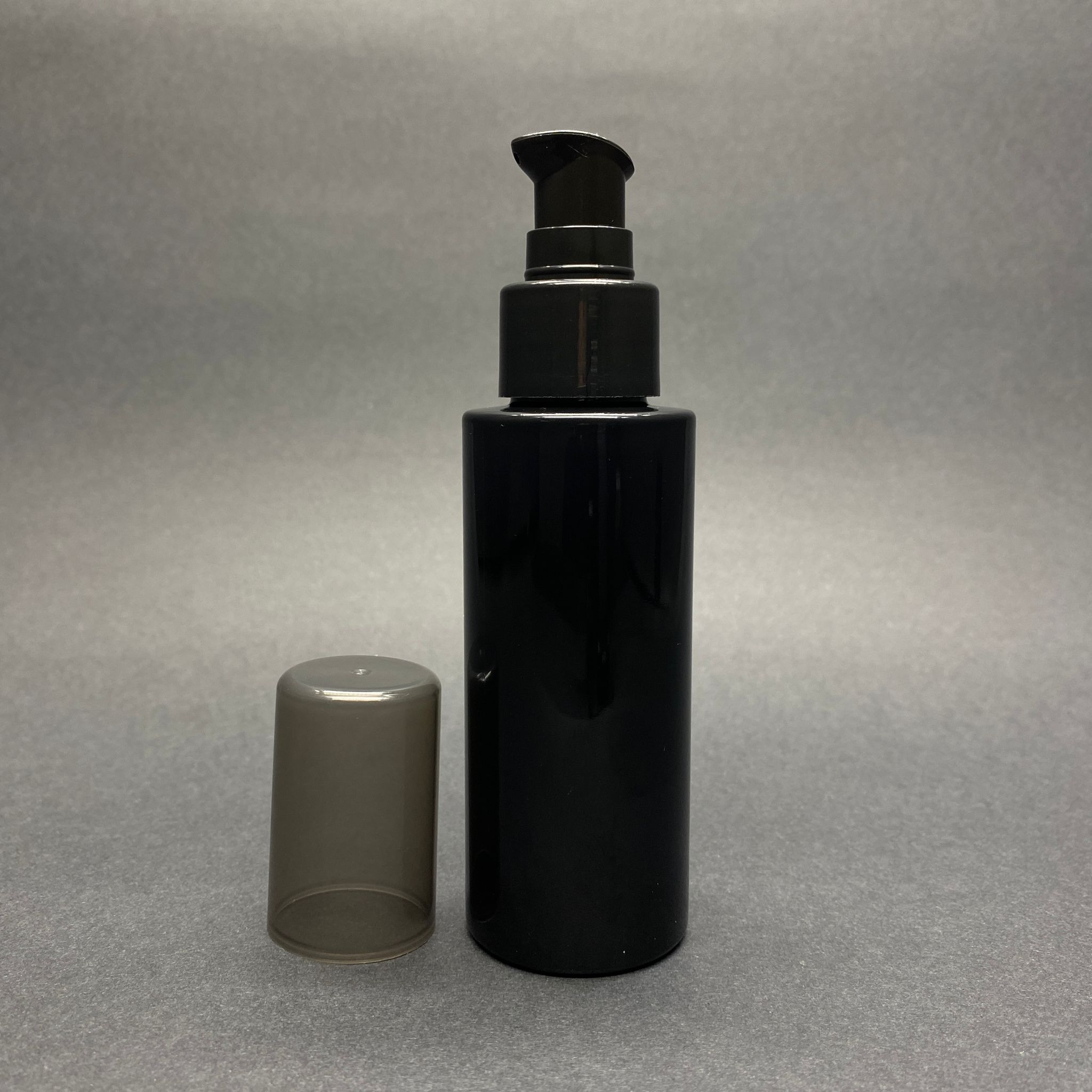 100 Cc Silindir Keskin Küt Model Sert (17 Gr) Pet Şişe - Siyah Losyon Pompalı - Jel, Peelıng, Serum, Güneş Kremi Gibi Yoğun Kıvamlı Sıvılar İçin- Ağız Çapı 24 Mm - Siyah