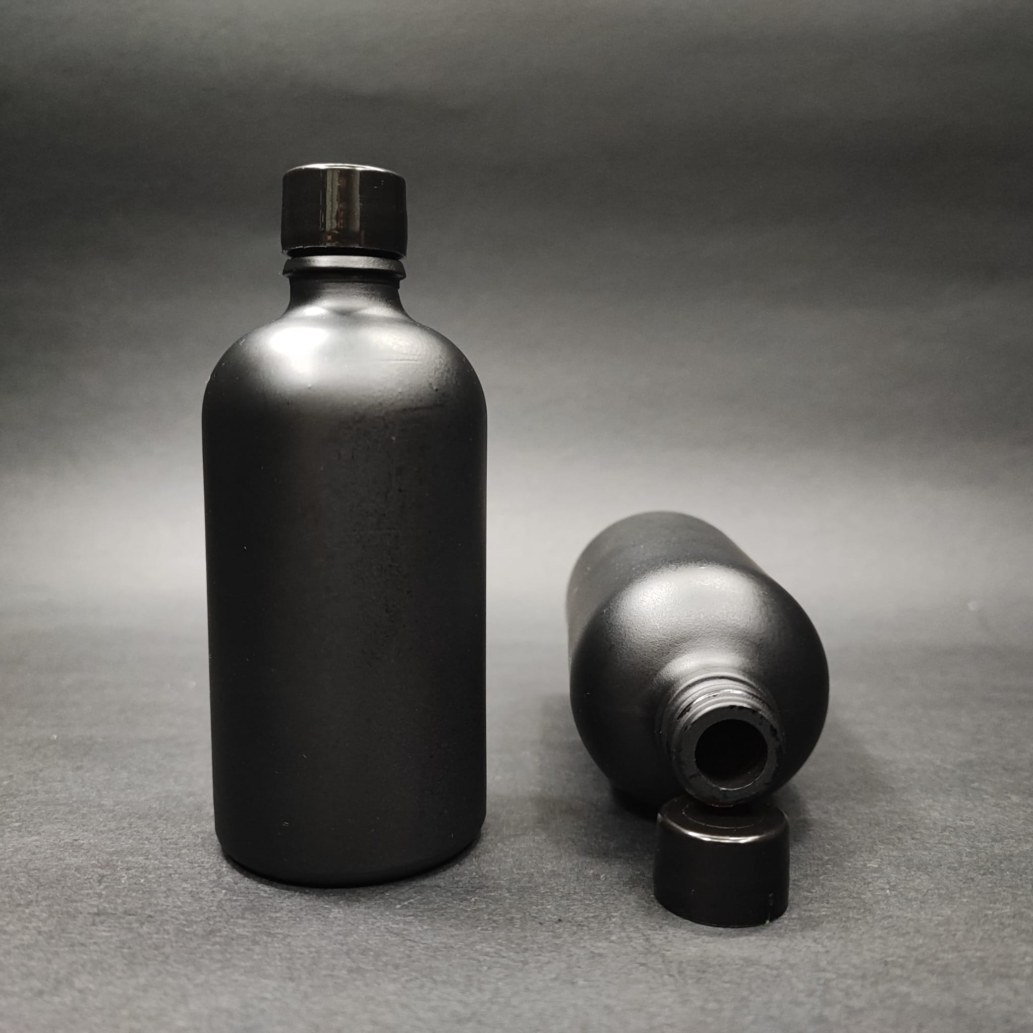 100 Cc Siyah Cam Şişe + Kendinden Contalı Sızdırmaz Siyah Kapak - 100 Ml Kapaklı Cam Şişe