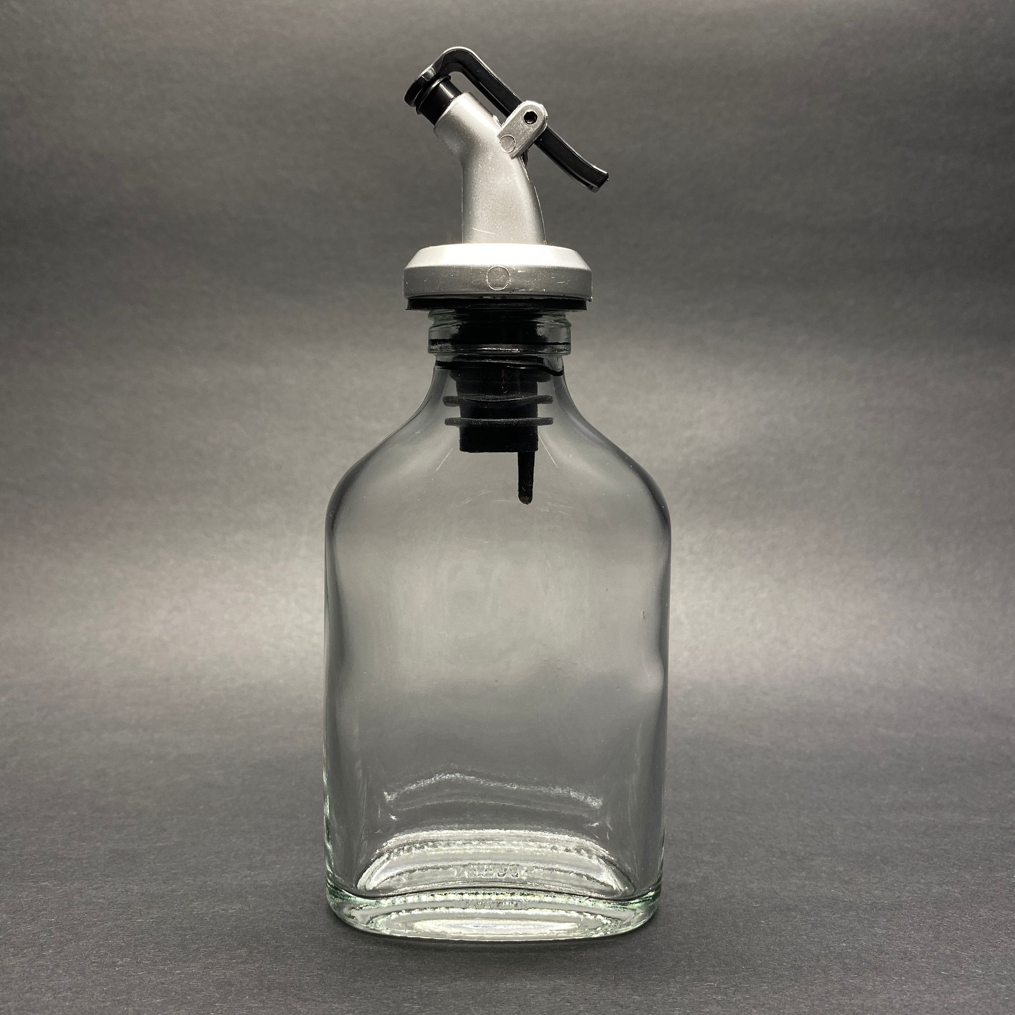 100 Cc Yassı Cam Şişe - Kapaklı Gri Yağlık Tıpalı - 100  Ml Yassı Yağdanlık Cam Şişe