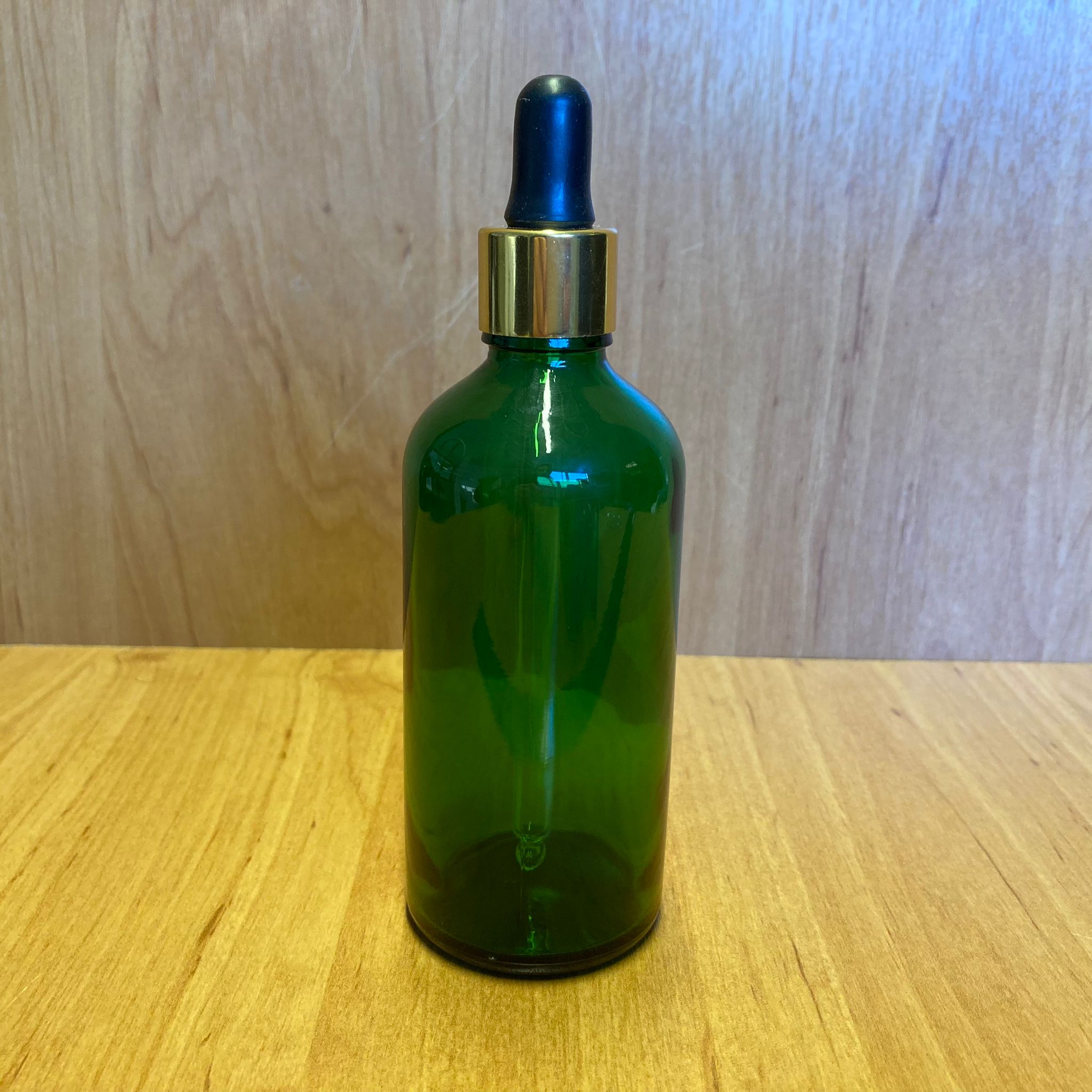 100 Cc Yeşil Cam Damlalıklı Şişe - Siyah Emzik - Gold Metalik Kapak - 100 Ml Yeşil Cam Damlalıklı Şişe