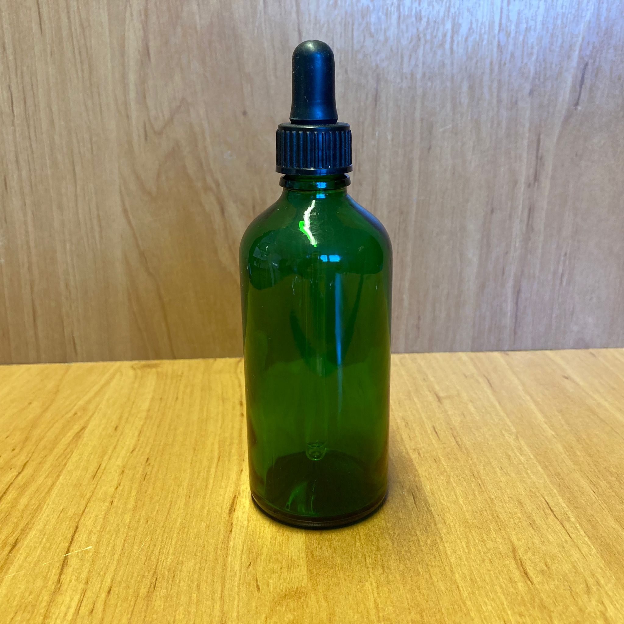 100 Cc Yeşil Cam Damlalıklı Şişe - Siyah Emzik - Siyah Plastik Kapak - 100 Ml Yeşil Cam Damlalıklı Şişe