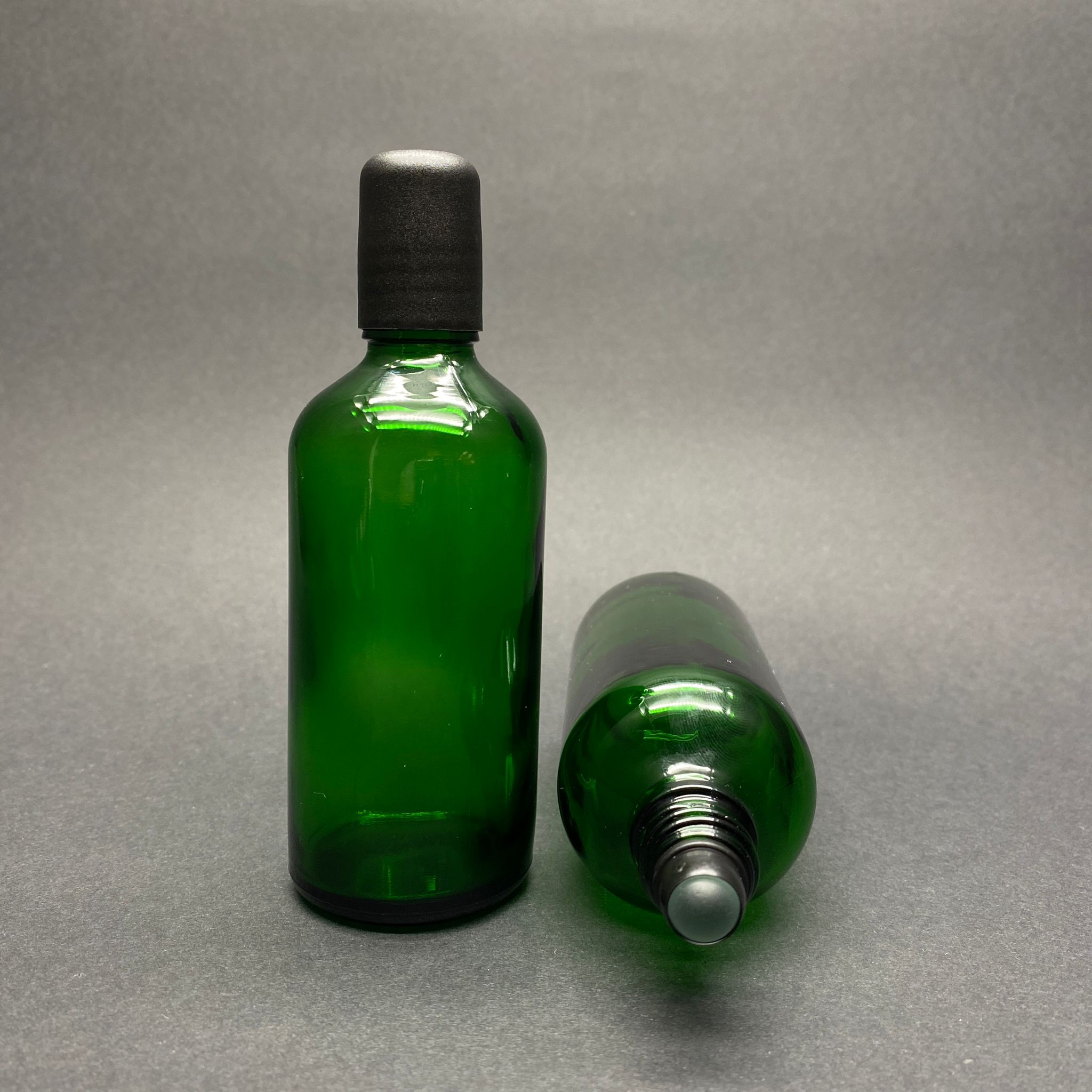 100 Cc Yeşil Cam Roll-On Şişesi - Siyah Kapaklı - 100 Ml Cam Bilyeli Şişe - Cam Roll On Şişe - Cam Esans Şişesi