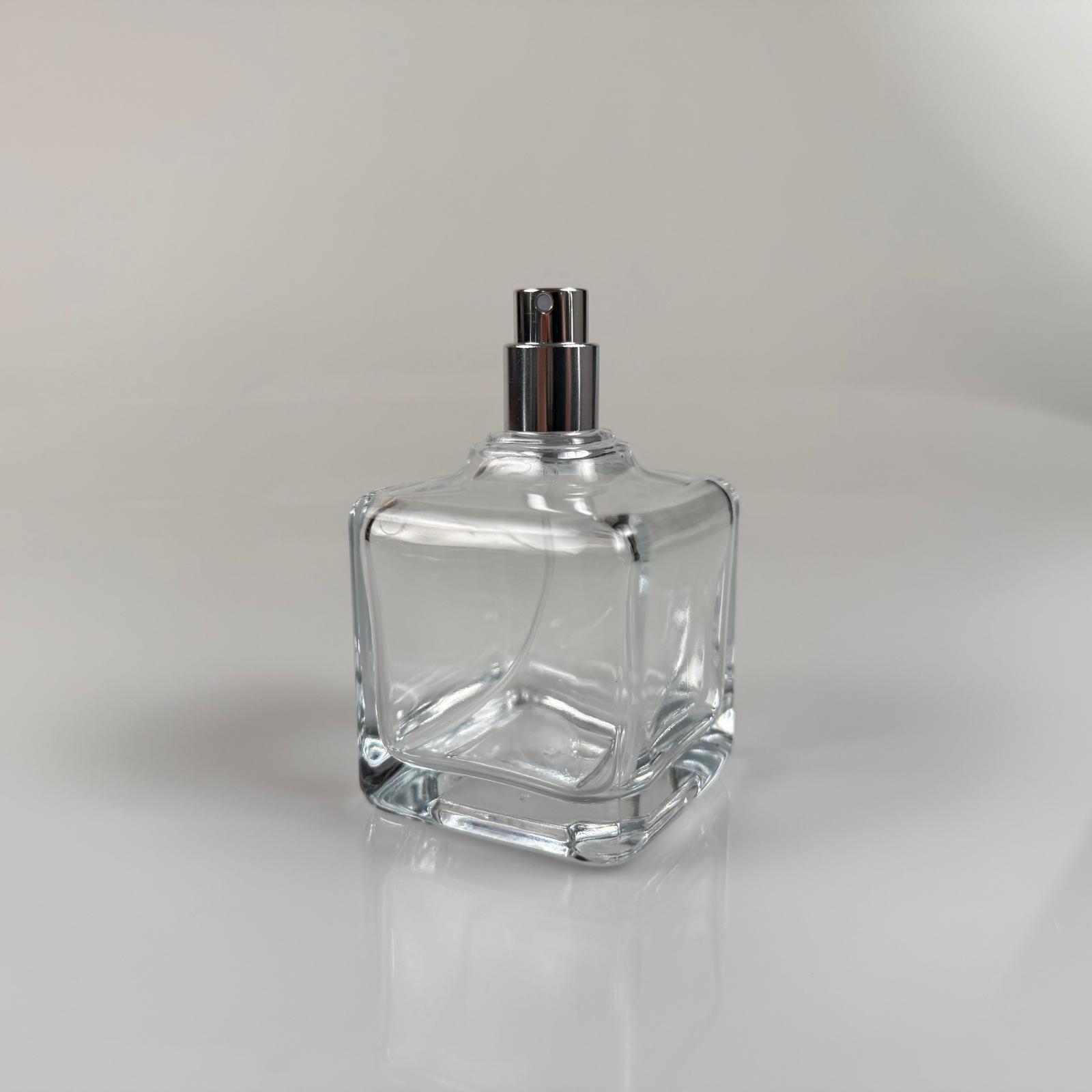 100 Ml Kare Model Lura Parfüm Şişesi - Gümüş Metal Spreyli (Ağız 15 Mm Geçme Kolay Kapama)