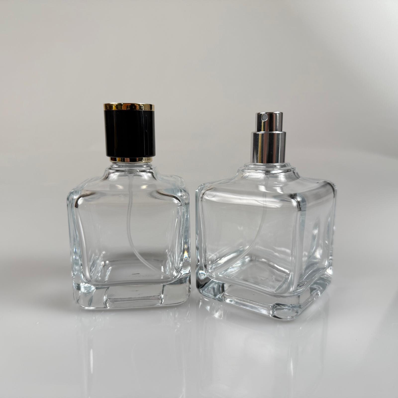 100 Ml Kare Model Lura Parfüm Şişesi - Gümüş Metal Spreyli + Gold Siyah Kapaklı (Ağız 15 Mm Geçme Kolay Kapama)