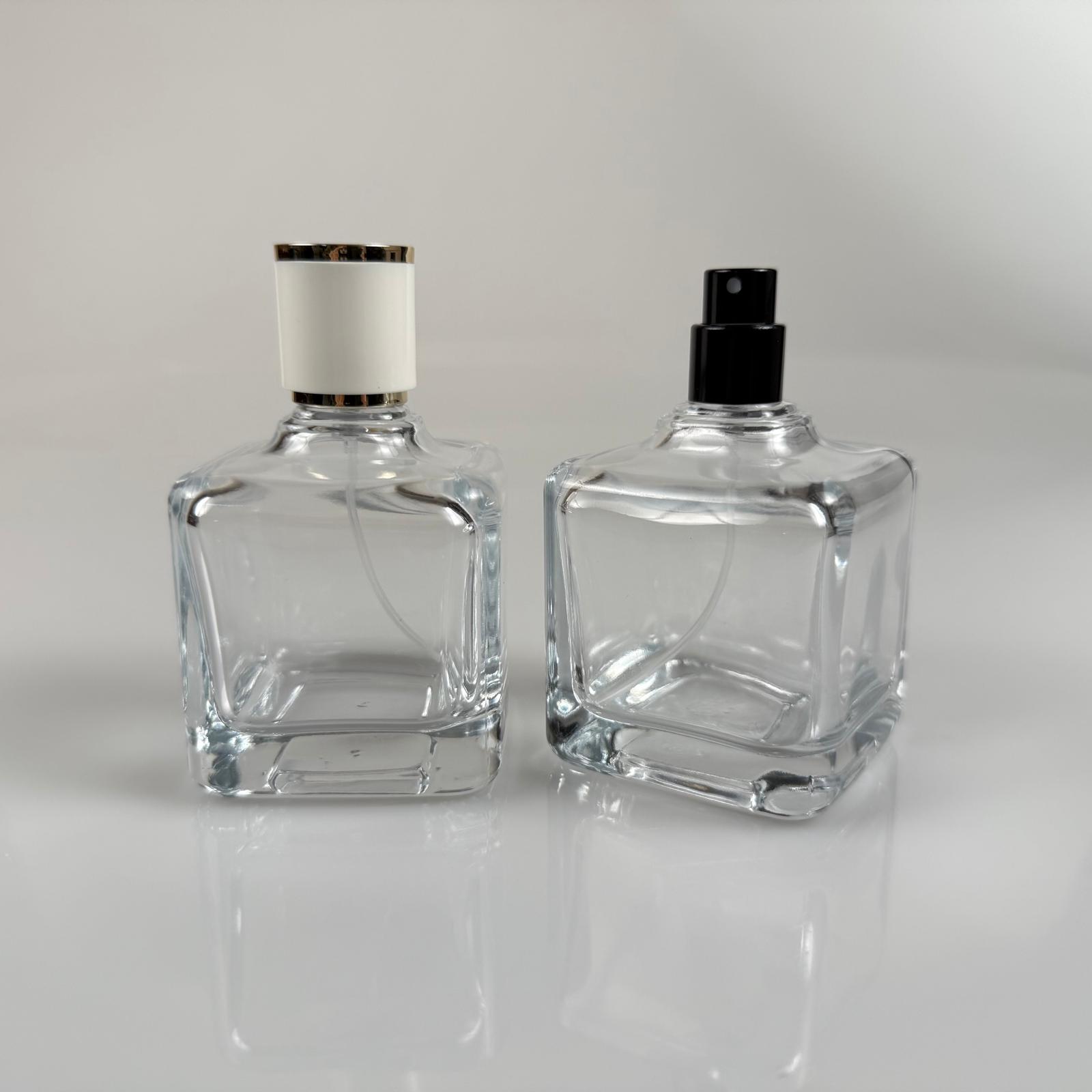 100 Ml Kare Model Lura Parfüm Şişesi - Siyah Metal Spreyli + Gold Beyaz Kapaklı (Ağız 15 Mm Geçme Kolay Kapama)