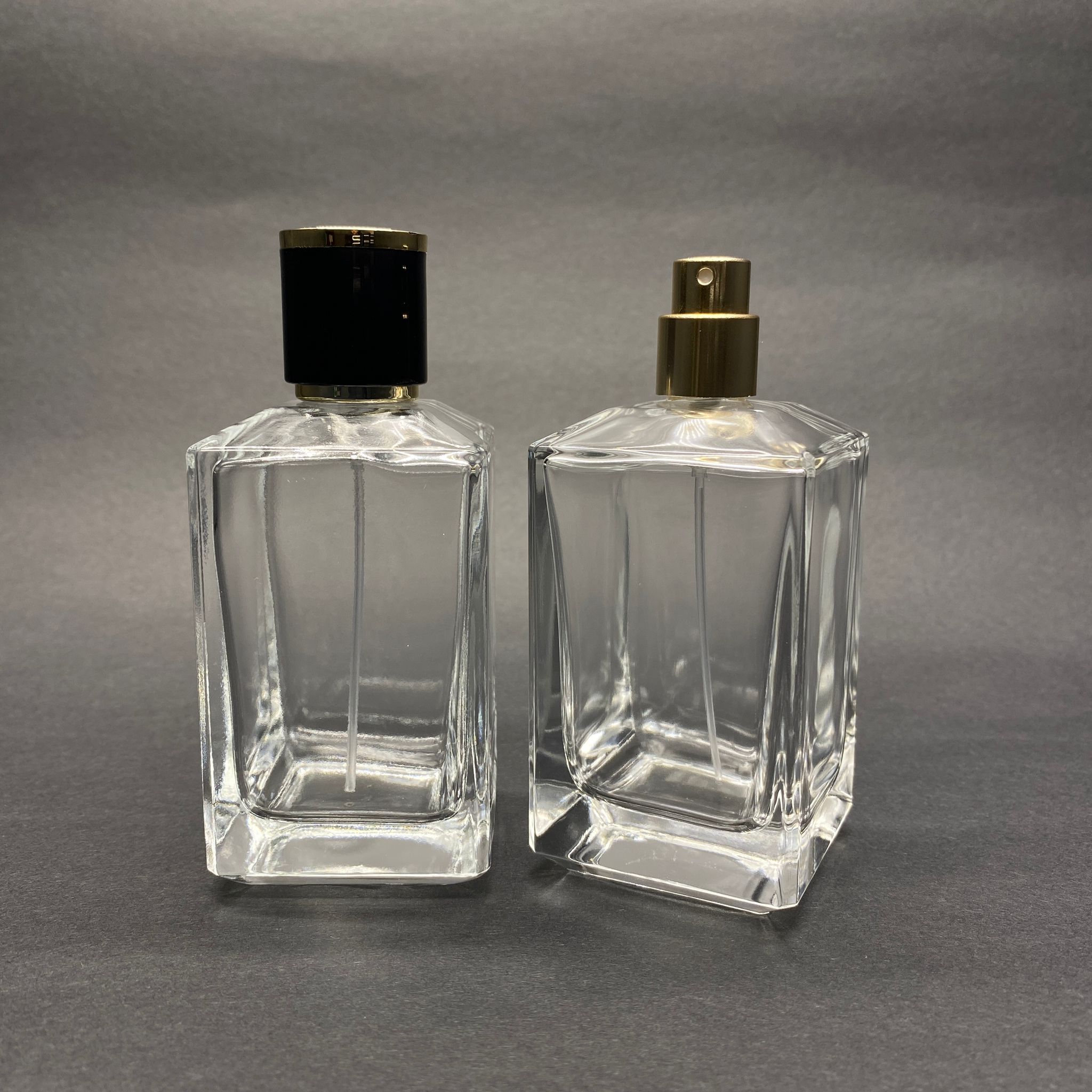100 Ml Köşeli Konik Model Prizma Parfüm Şişesi - Gold Metal Spreyli + Gold Siyah Kapaklı (Ağız 15 Mm Geçme Kolay Kapama)