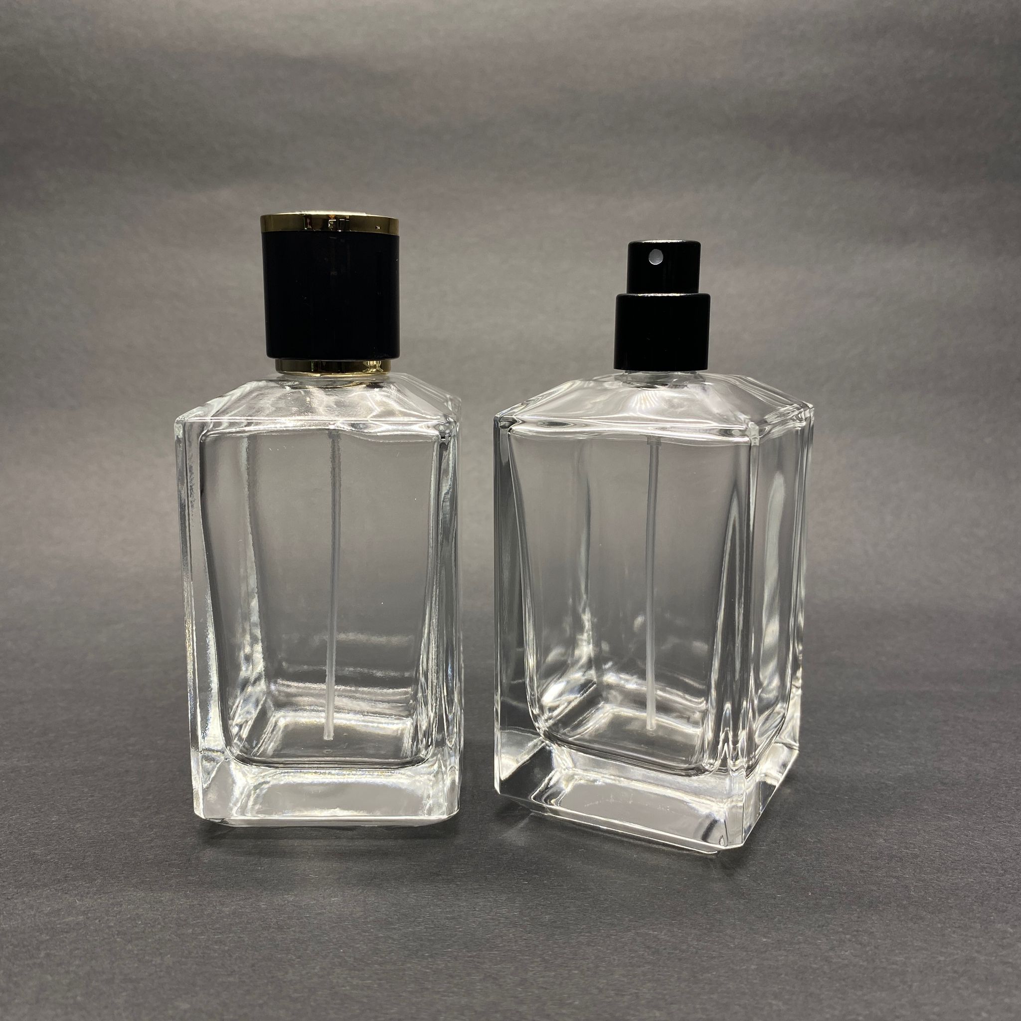 100 Ml Köşeli Konik Model Prizma Parfüm Şişesi - Siyah Metal Spreyli + Gold Siyah Kapaklı (Ağız 15 Mm Geçme Kolay Kapama)