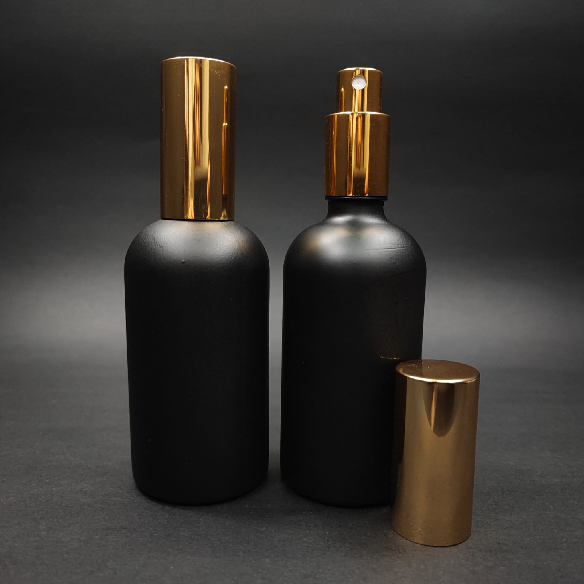 100 Ml Lüks Vidalı Valf Çevirme Parfüm Şişeleri - 100 Cc Mat Siyah Cam Şişe - Gold Metal Spreyli Kapaklı Set