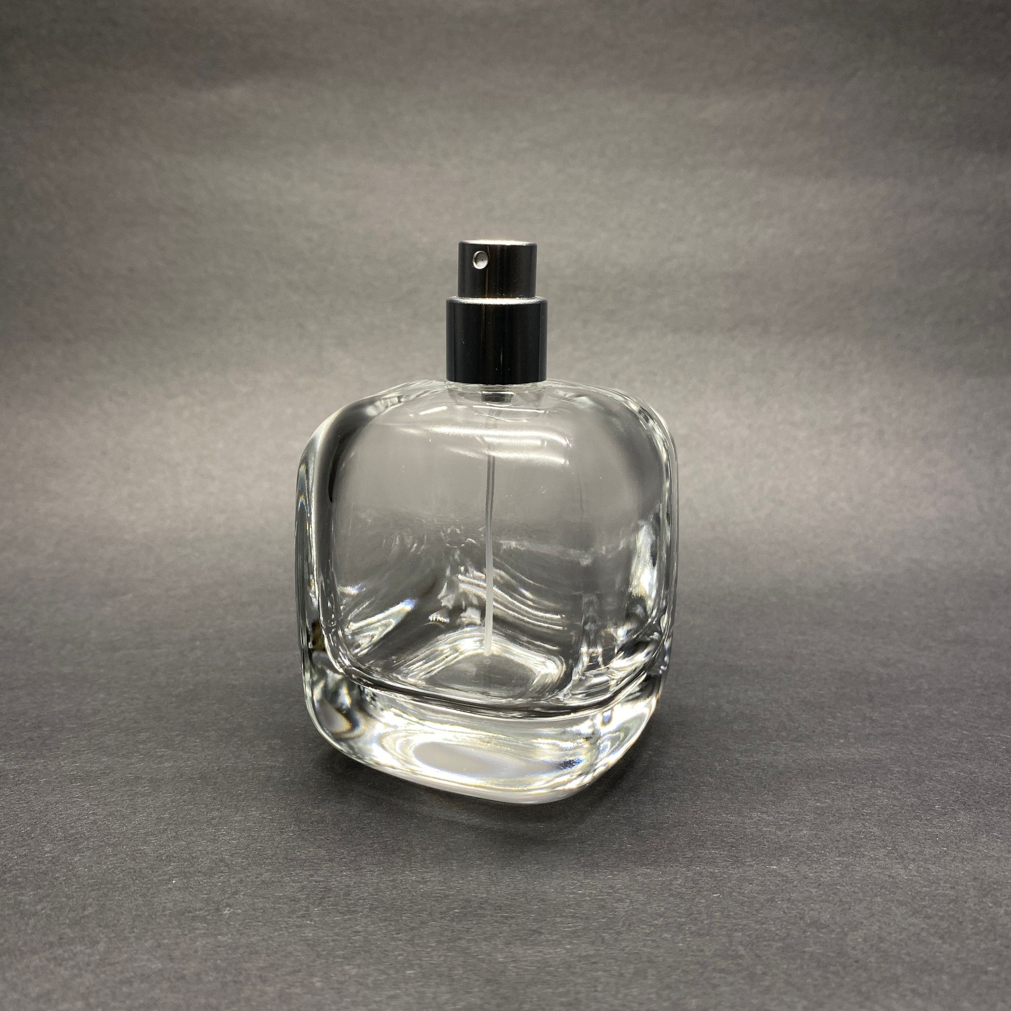 100 Ml Oval Kare Model Core Parfüm Şişesi - Gümüş Metal Spreyli (Ağız 15 Mm Geçme Kolay Kapama)