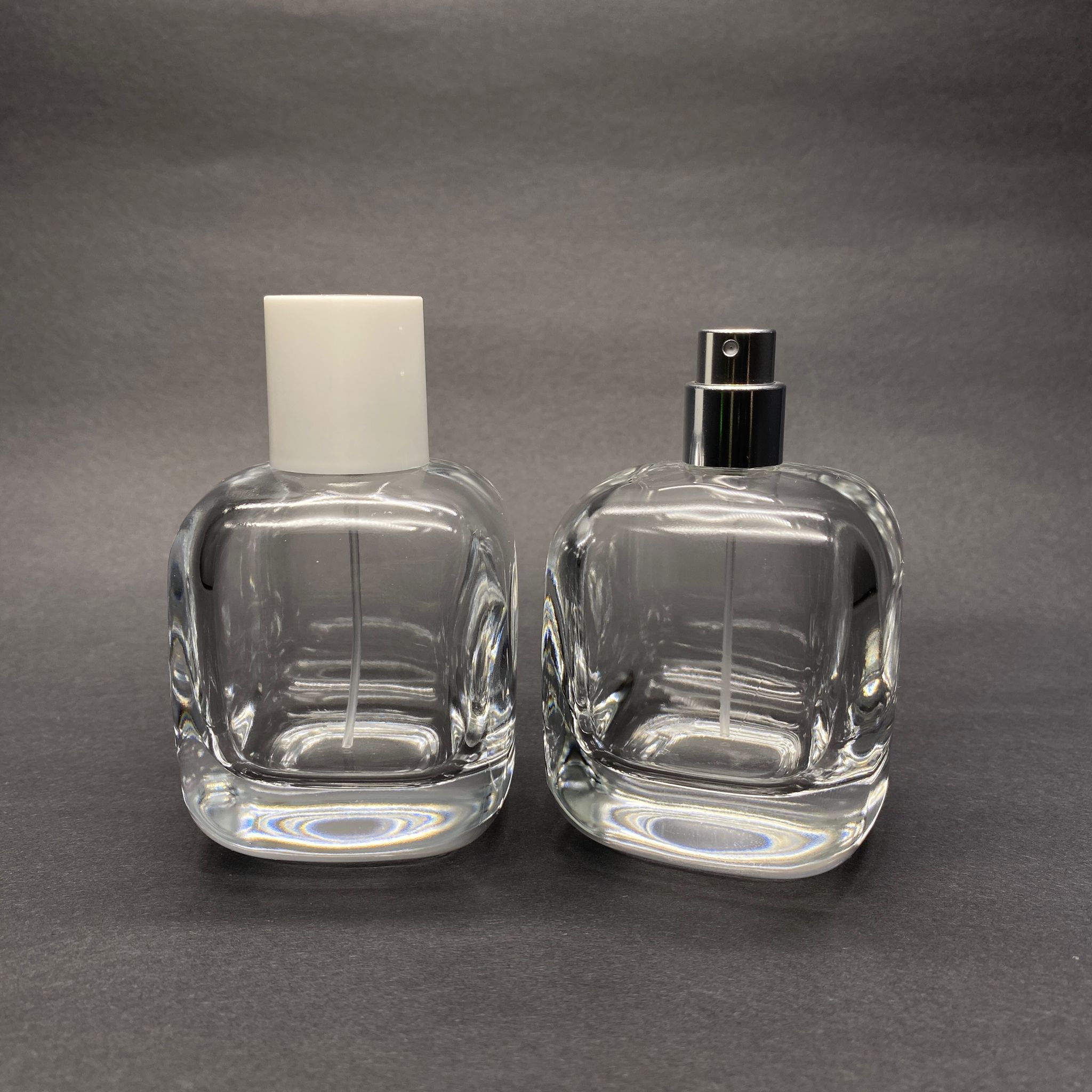 100 Ml Oval Kare Model Core Parfüm Şişesi - Gümüş Metal Spreyli + Beyaz Kapaklı (Ağız 15 Mm Geçme Kolay Kapama)