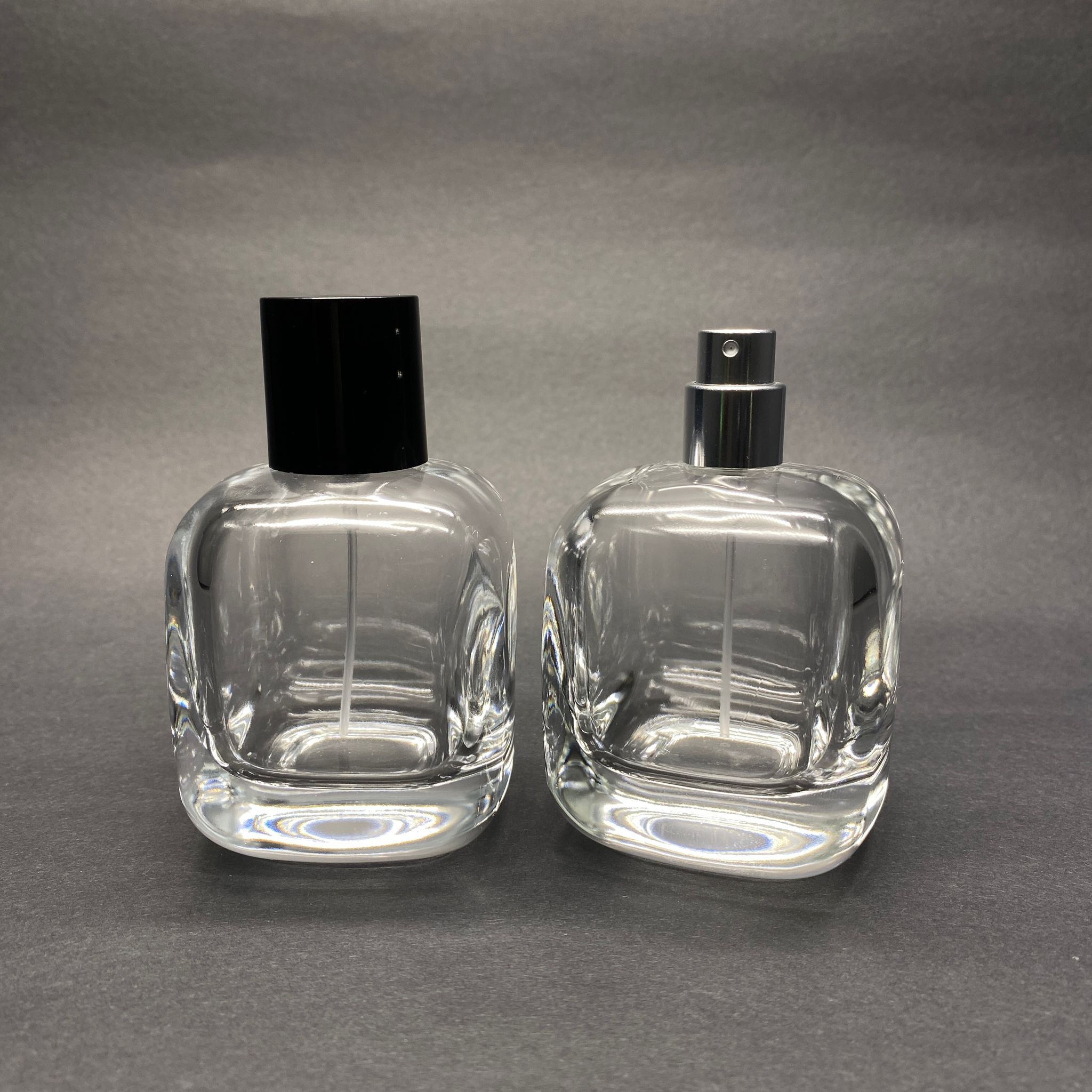 100 Ml Oval Kare Model Core Parfüm Şişesi - Gümüş Metal Spreyli + Siyah Kapaklı (Ağız 15 Mm Geçme Kolay Kapama)