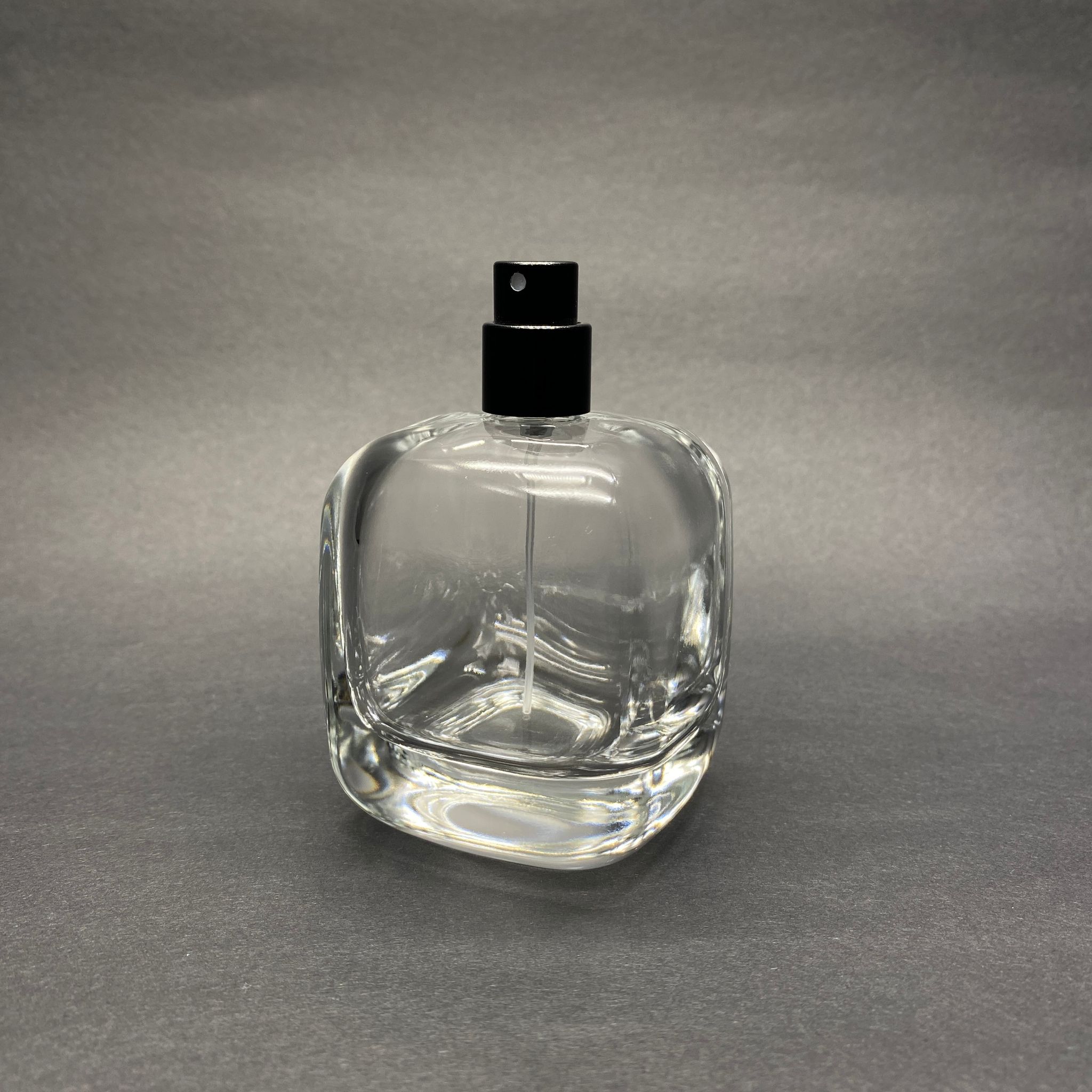100 Ml Oval Kare Model Core Parfüm Şişesi - Siyah Metal Spreyli (Ağız 15 Mm Geçme Kolay Kapama)