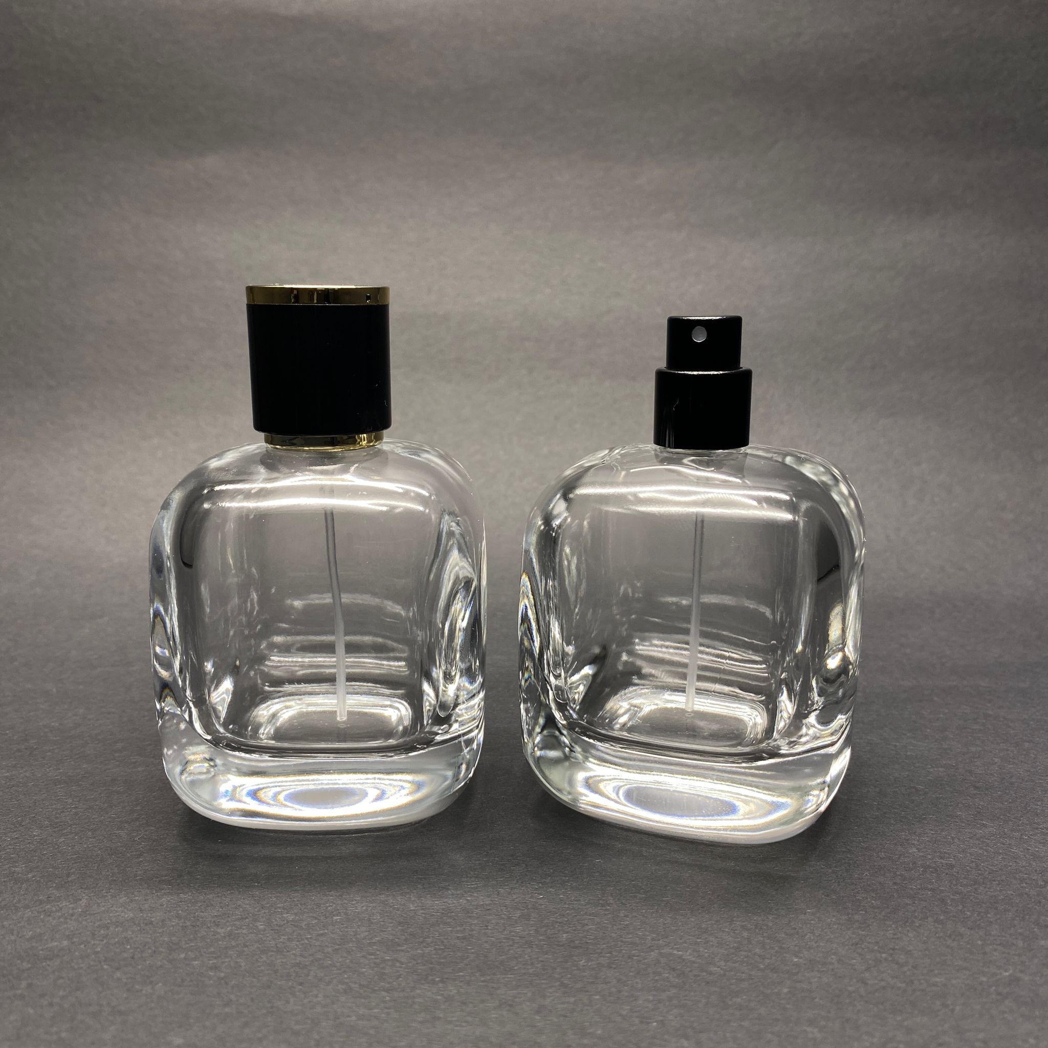 100 Ml Oval Kare Model Core Parfüm Şişesi - Siyah Metal Spreyli + Gold Siyah Kapaklı (Ağız 15 Mm Geçme Kolay Kapama)