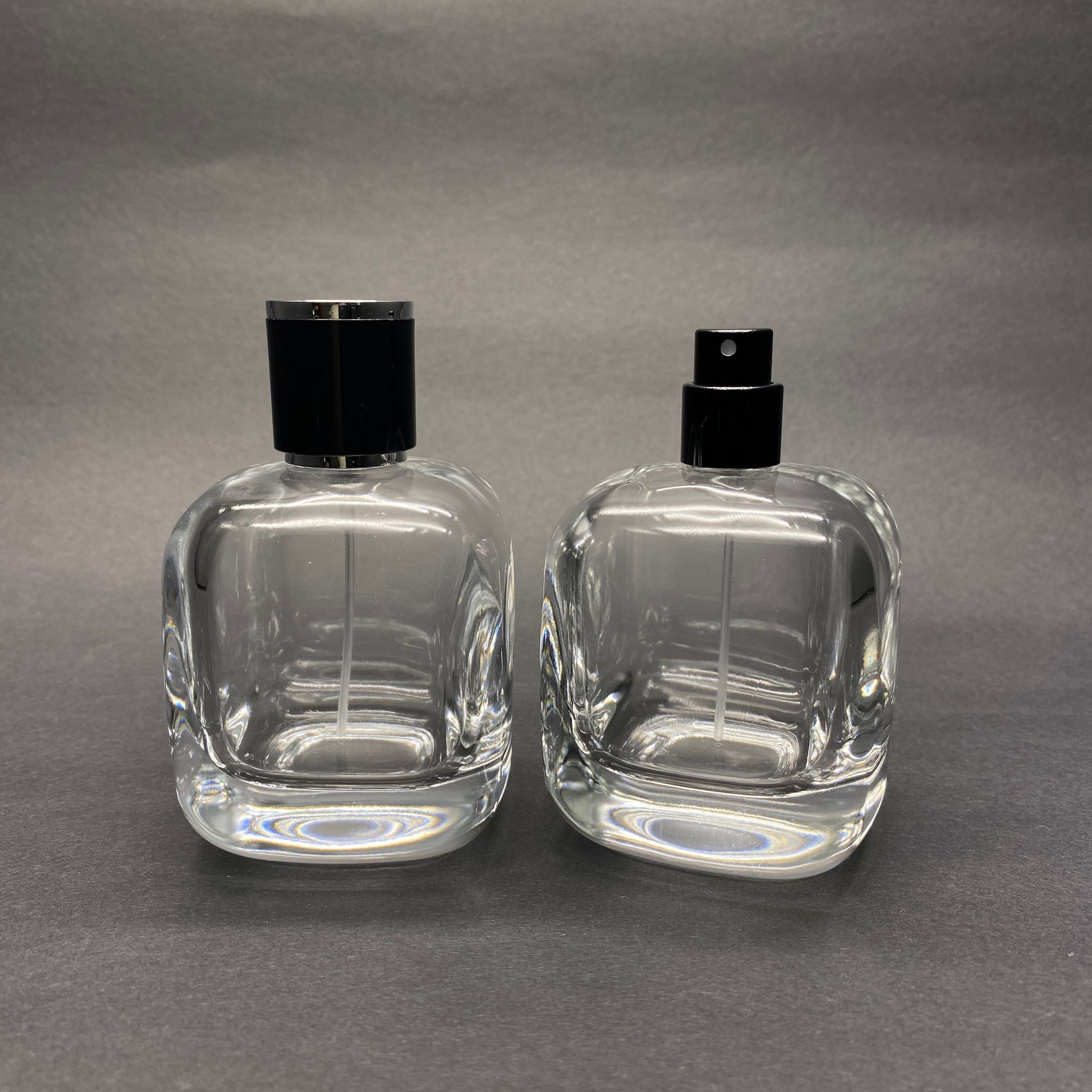 100 Ml Oval Kare Model Core Parfüm Şişesi - Siyah Metal Spreyli + Gümüş Siyah Kapaklı (Ağız 15 Mm Geçme Kolay Kapama)