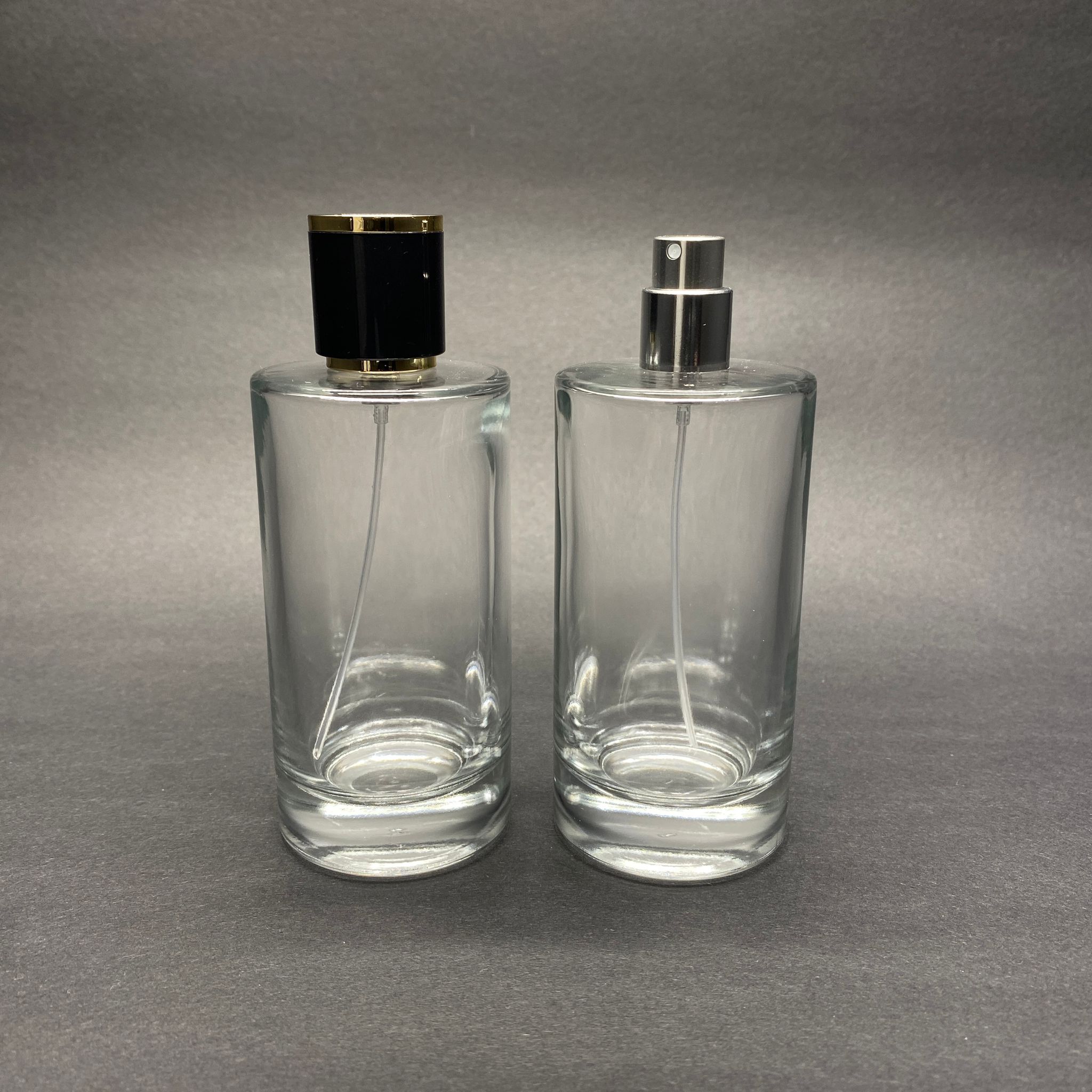 100 Ml Silindir Model Savage Parfüm Şişesi - Gümüş Metal Spreyli + Gold Siyah Kapaklı (Ağız 15 Mm Geçme Kolay Kapama)