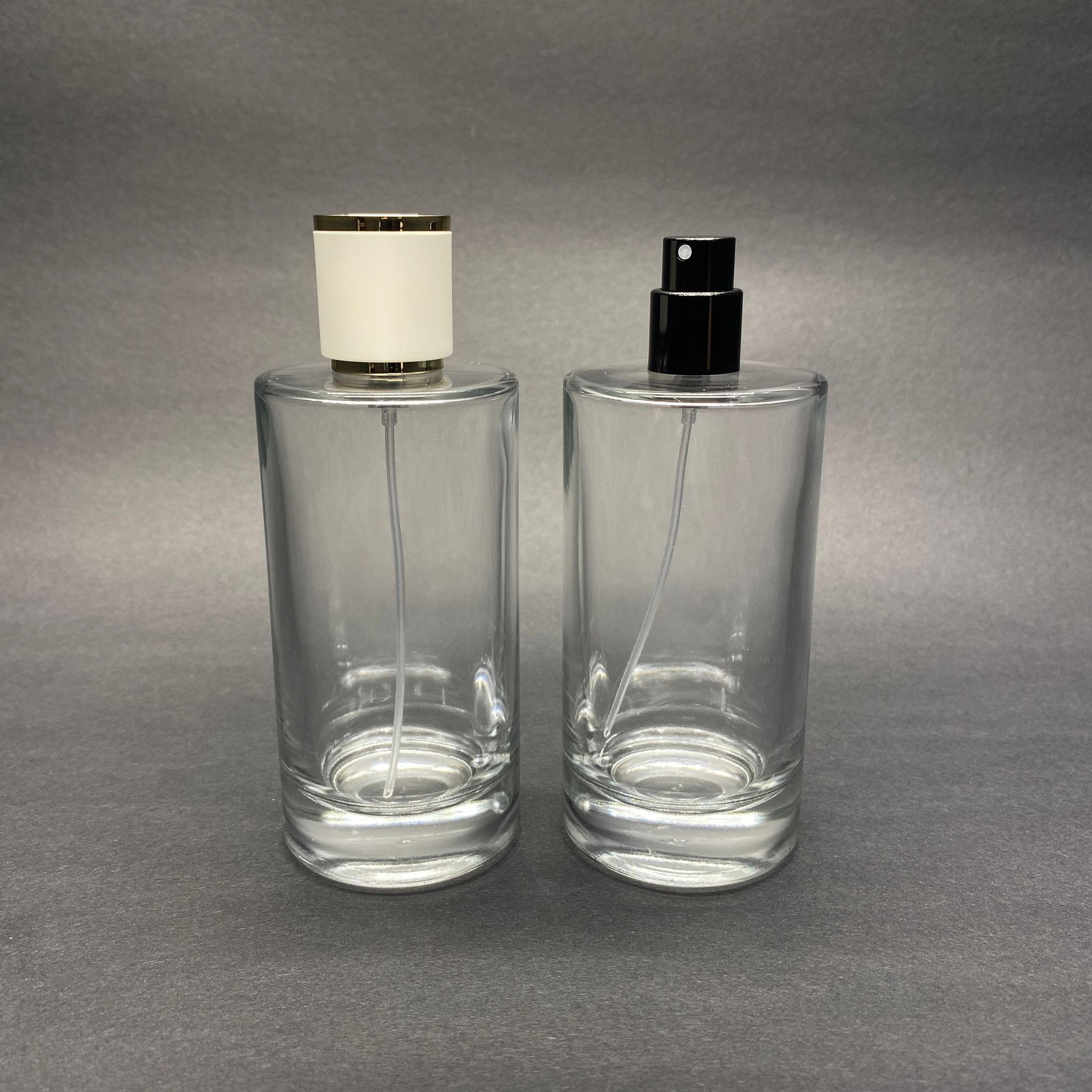 100 Ml Silindir Model Savage Parfüm Şişesi - Siyah Metal Spreyli + Gold Beyaz Kapaklı (Ağız 15 Mm Geçme Kolay Kapama)