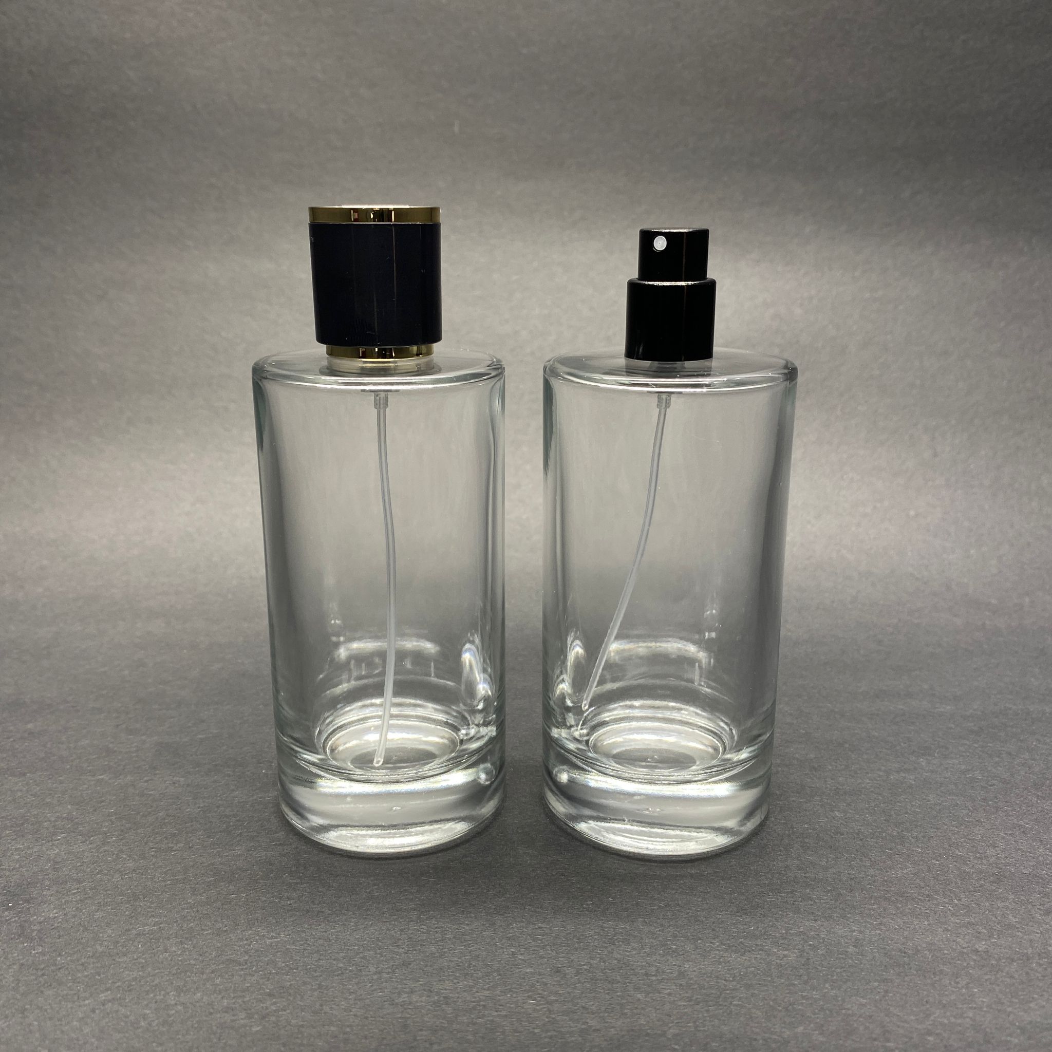 100 Ml Silindir Model Savage Parfüm Şişesi - Siyah Metal Spreyli + Gold Siyah Kapaklı (Ağız 15 Mm Geçme Kolay Kapama)